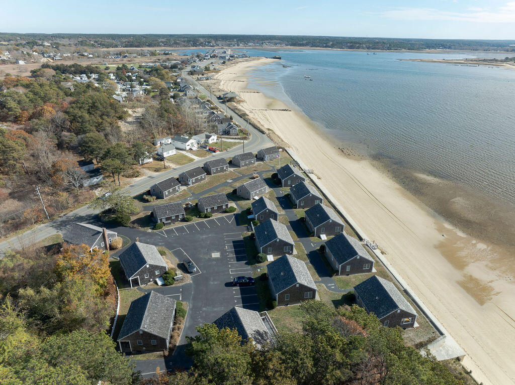 Wellfleet, Massachusetts 02667, United States, 3 Bedrooms Bedrooms, ,2 BathroomsBathrooms,Residential,Pending,33638