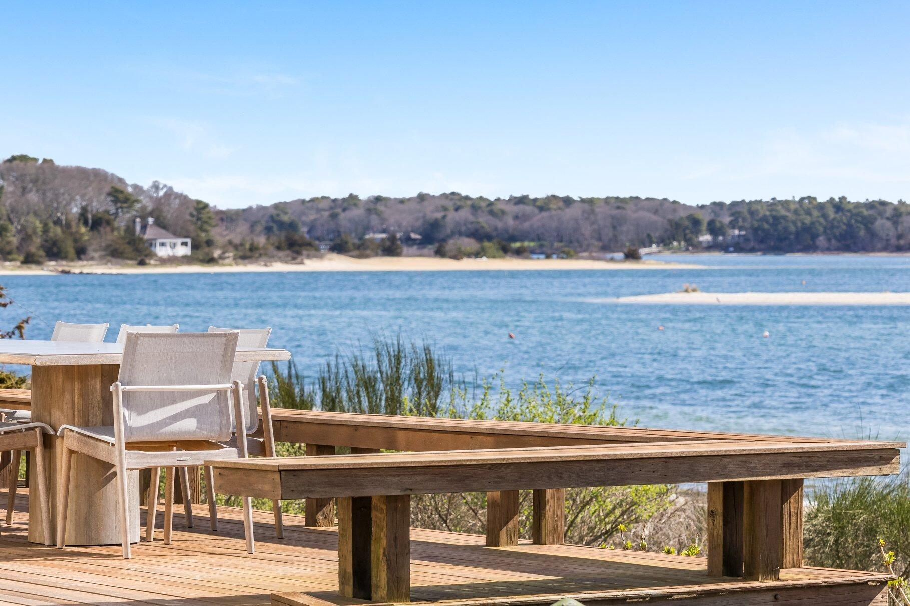 Cotuit, Massachusetts 02635, United States, 5 Bedrooms Bedrooms, ,4 BathroomsBathrooms,Residential,Active,193613