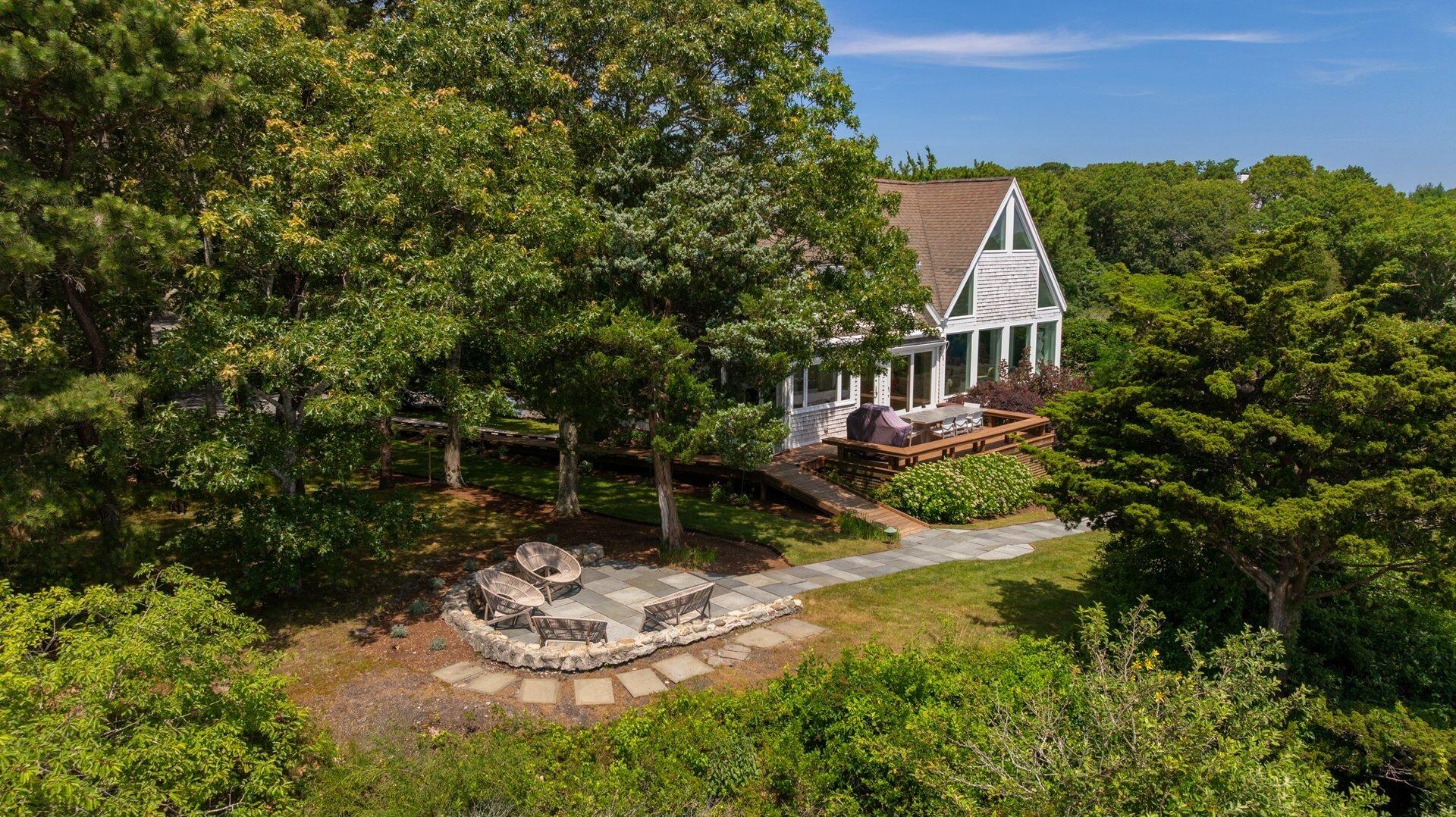 Cotuit, Massachusetts 02635, United States, 5 Bedrooms Bedrooms, ,4 BathroomsBathrooms,Residential,Active,193613