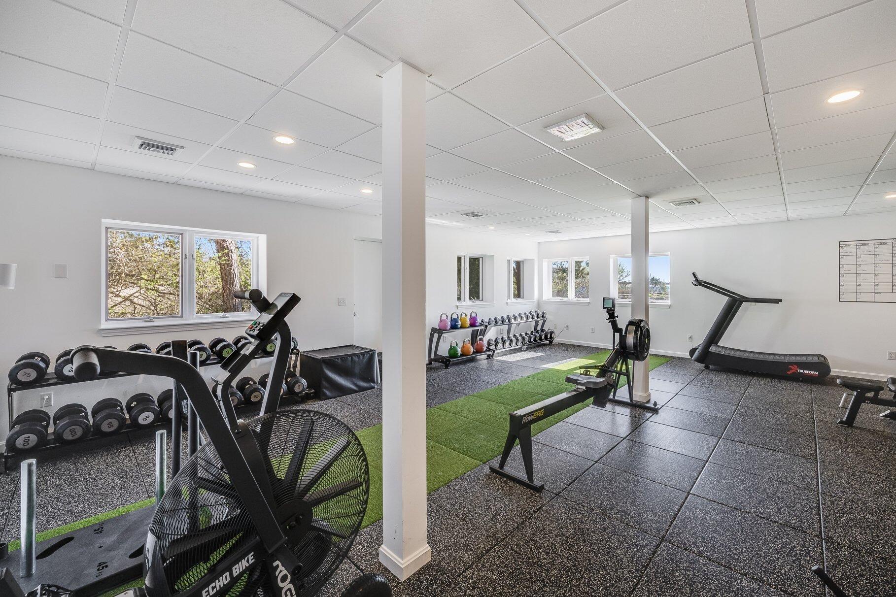 Cotuit, Massachusetts 02635, United States, 5 Bedrooms Bedrooms, ,4 BathroomsBathrooms,Residential,Active,193613