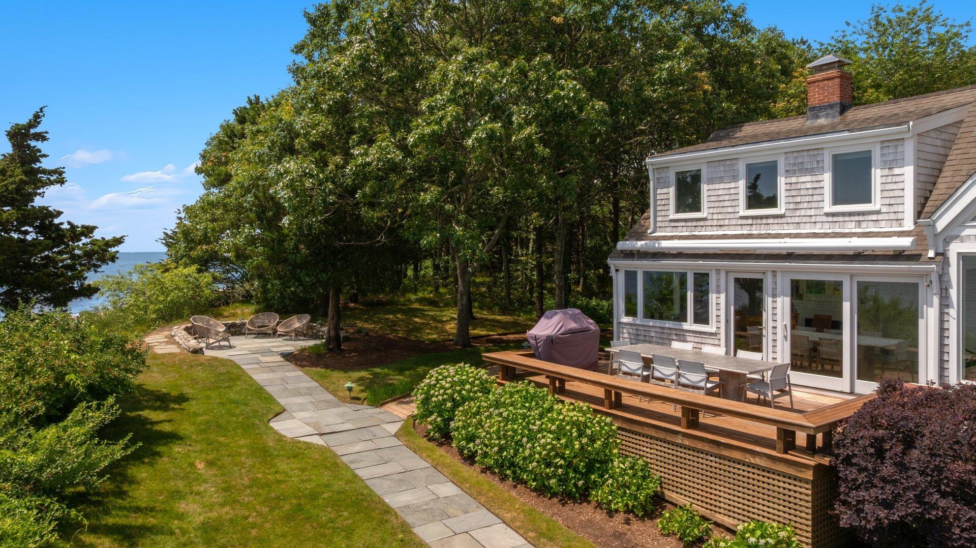 Cotuit, Massachusetts 02635, United States, 5 Bedrooms Bedrooms, ,4 BathroomsBathrooms,Residential,Active,193613