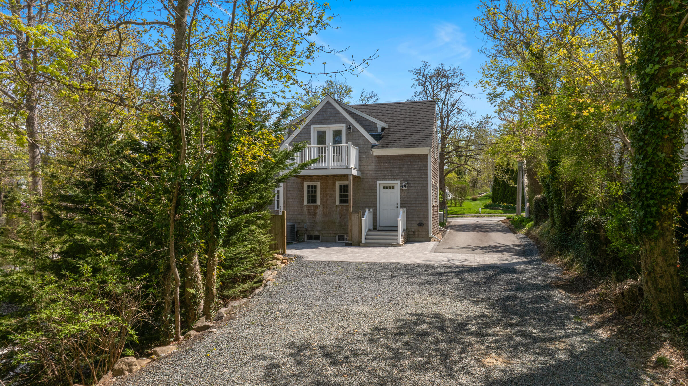 Yarmouth Port, Massachusetts 02675, United States, 4 Bedrooms Bedrooms, ,3 BathroomsBathrooms,Residential,Pending,123710