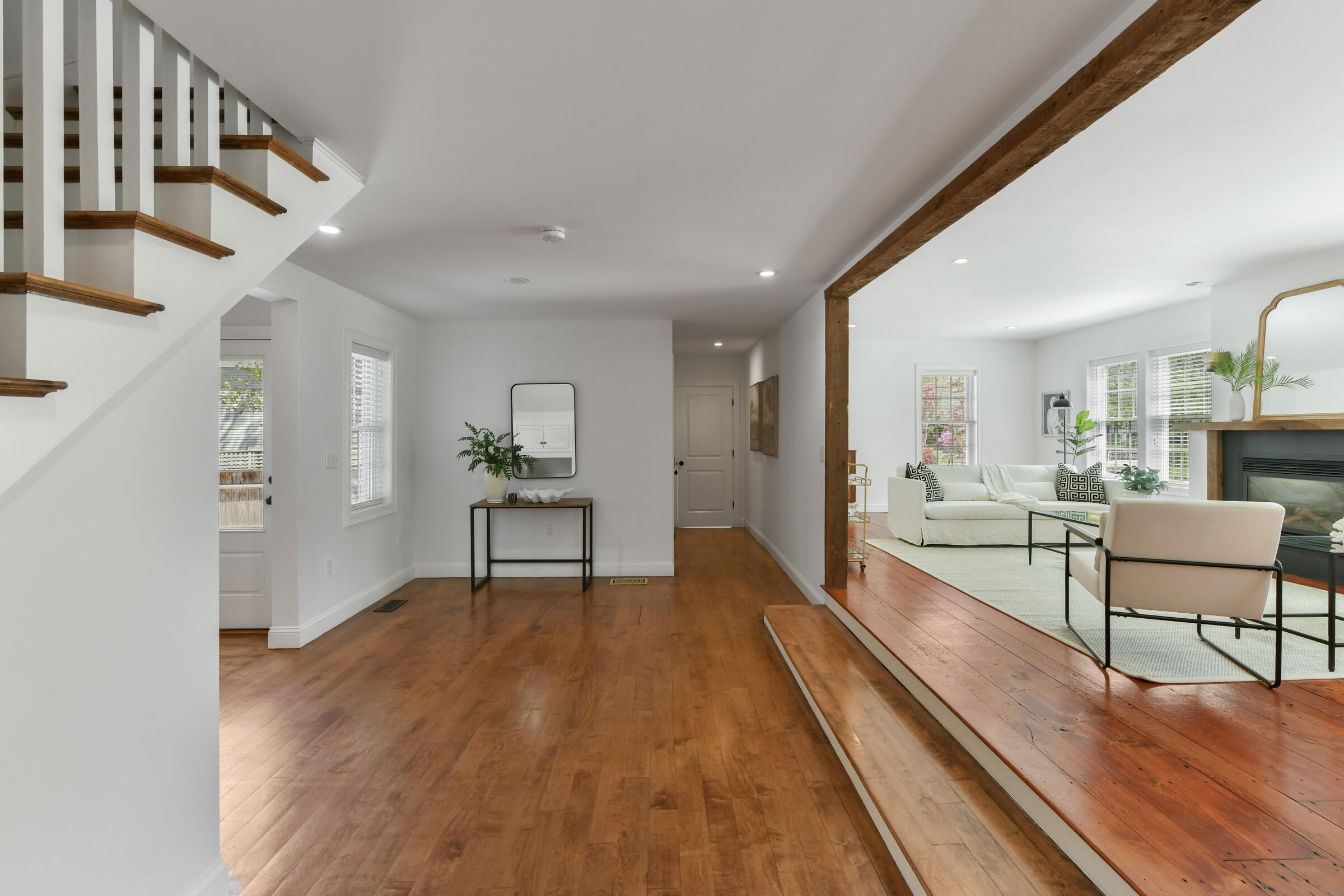 Yarmouth Port, Massachusetts 02675, United States, 4 Bedrooms Bedrooms, ,3 BathroomsBathrooms,Residential,Pending,123710