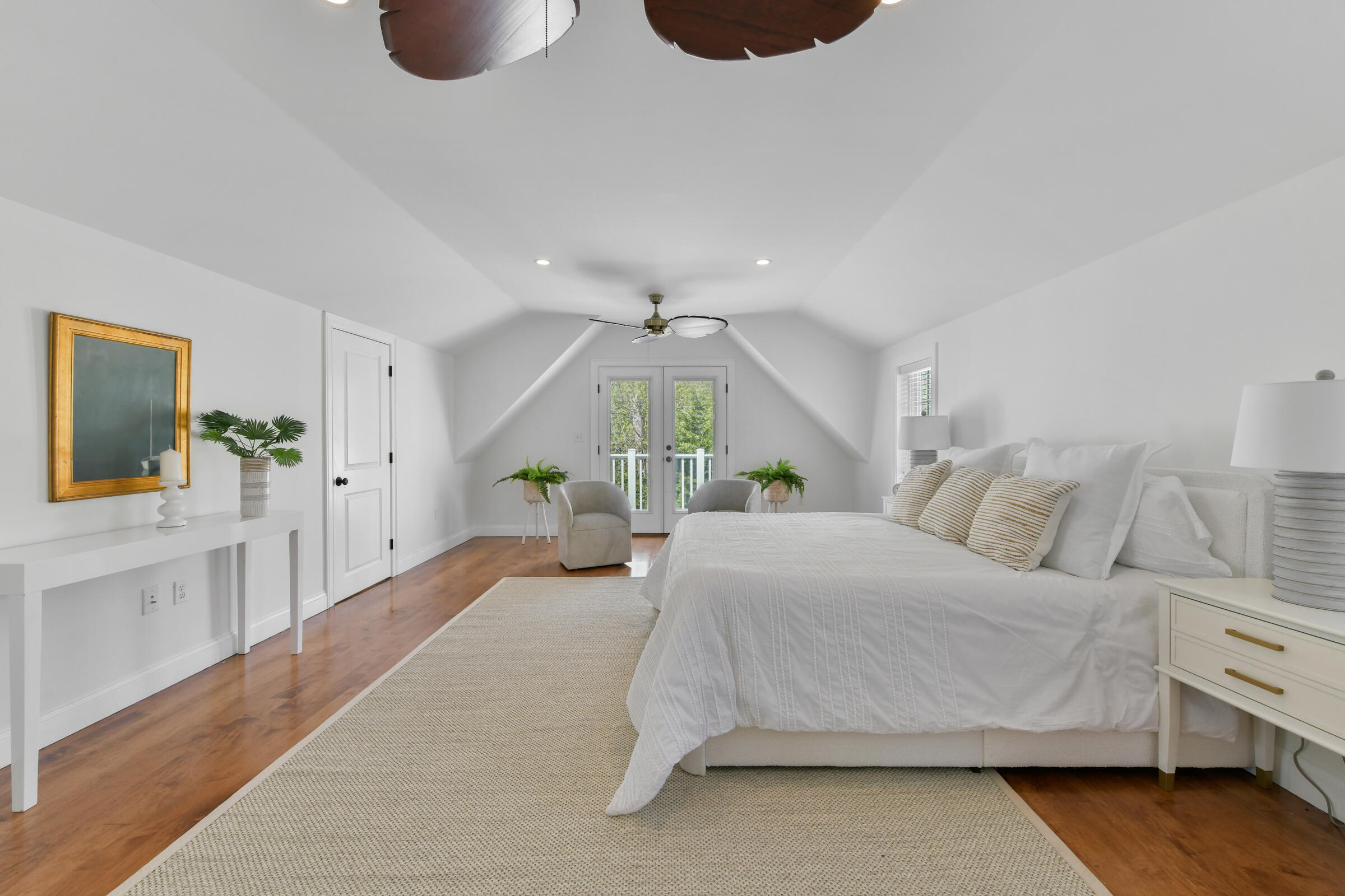 Yarmouth Port, Massachusetts 02675, United States, 4 Bedrooms Bedrooms, ,3 BathroomsBathrooms,Residential,Pending,123710