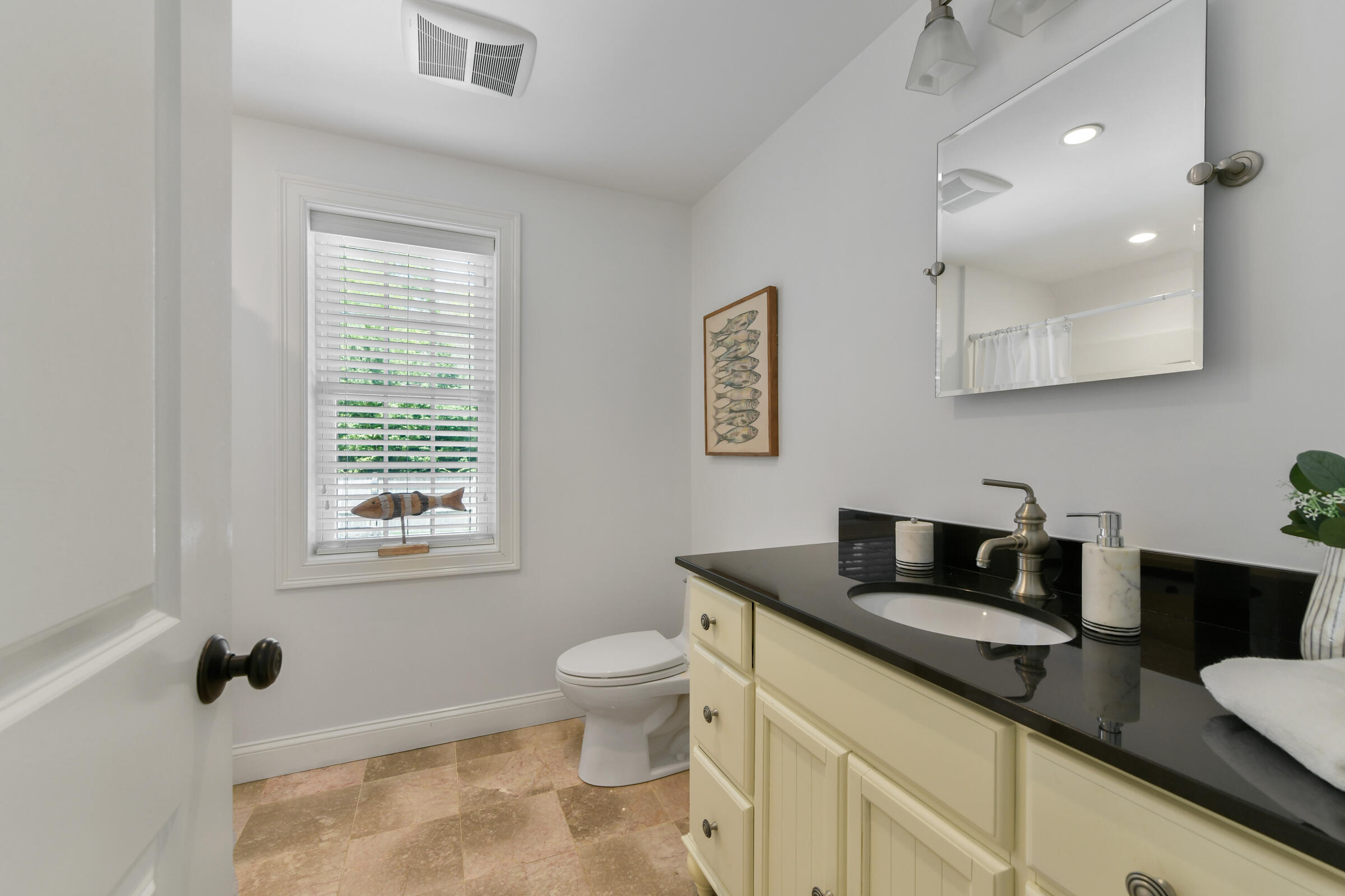 Yarmouth Port, Massachusetts 02675, United States, 4 Bedrooms Bedrooms, ,3 BathroomsBathrooms,Residential,Pending,123710