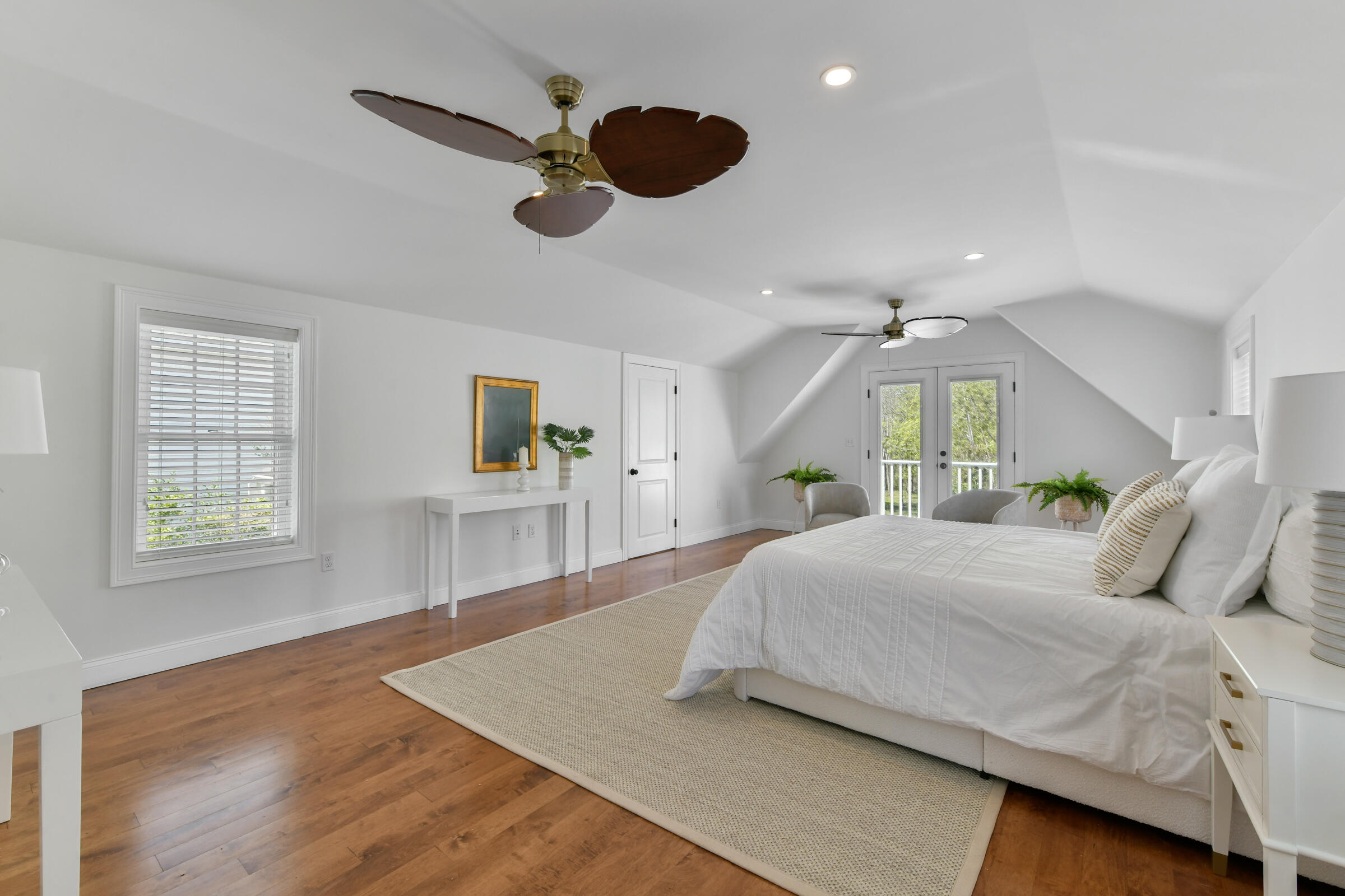 Yarmouth Port, Massachusetts 02675, United States, 4 Bedrooms Bedrooms, ,3 BathroomsBathrooms,Residential,Pending,123710