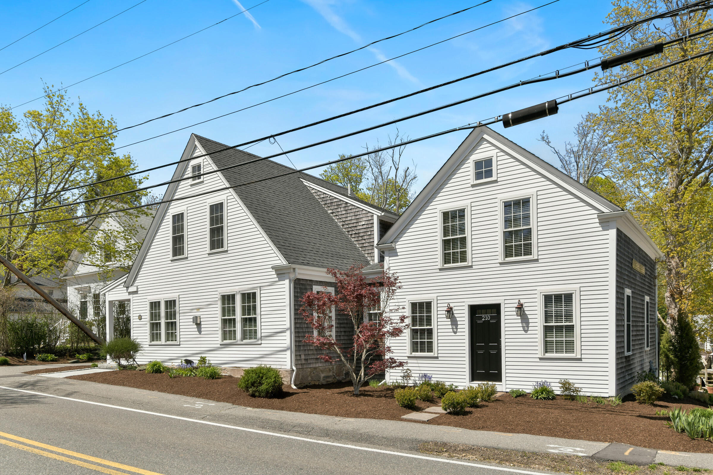 Yarmouth Port, Massachusetts 02675, United States, 4 Bedrooms Bedrooms, ,3 BathroomsBathrooms,Residential,Pending,123710