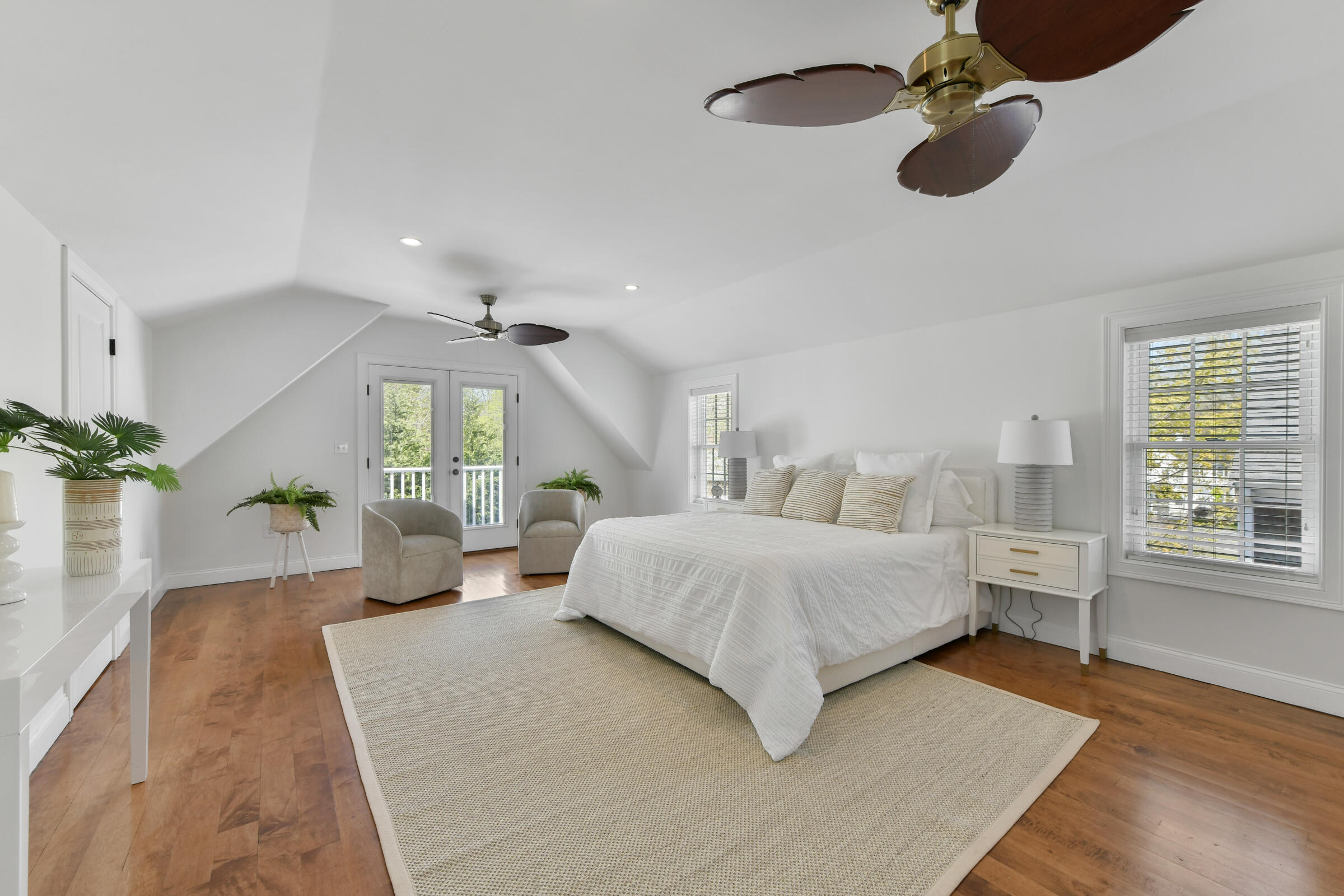 Yarmouth Port, Massachusetts 02675, United States, 4 Bedrooms Bedrooms, ,3 BathroomsBathrooms,Residential,Pending,123710