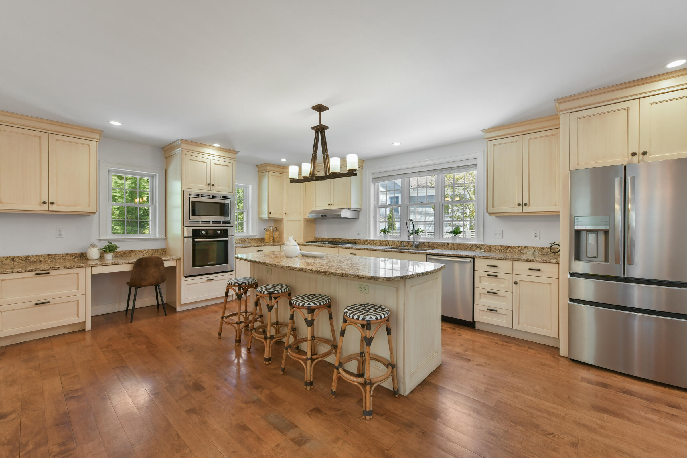 Yarmouth Port, Massachusetts 02675, United States, 4 Bedrooms Bedrooms, ,3 BathroomsBathrooms,Residential,Pending,123710