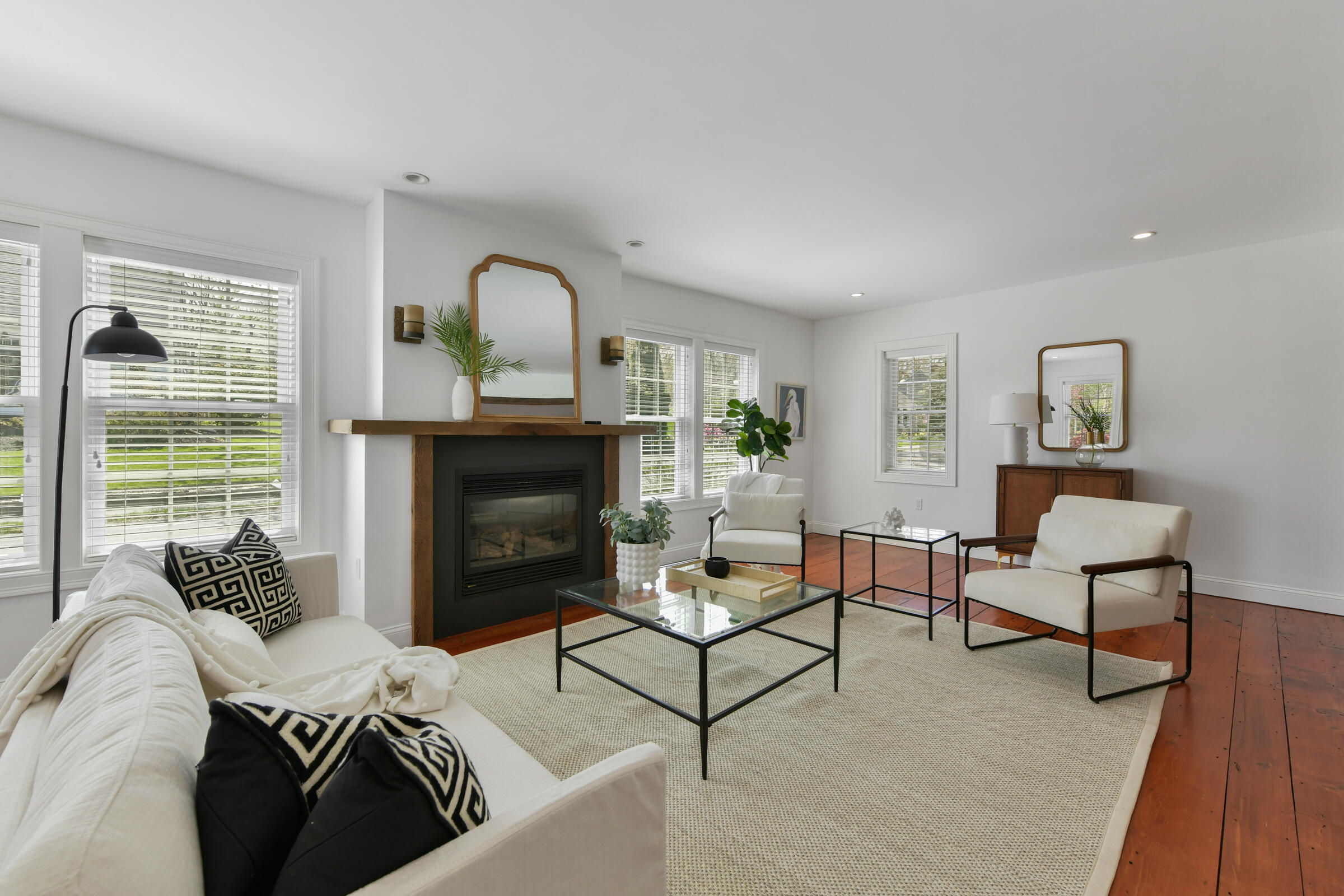 Yarmouth Port, Massachusetts 02675, United States, 4 Bedrooms Bedrooms, ,3 BathroomsBathrooms,Residential,Pending,123710