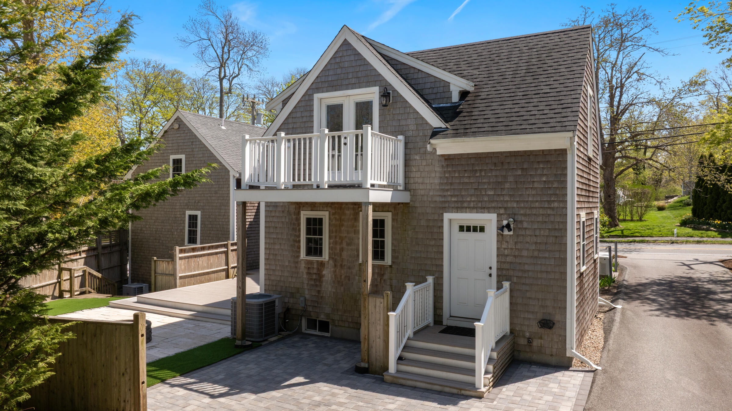 Yarmouth Port, Massachusetts 02675, United States, 4 Bedrooms Bedrooms, ,3 BathroomsBathrooms,Residential,Pending,123710