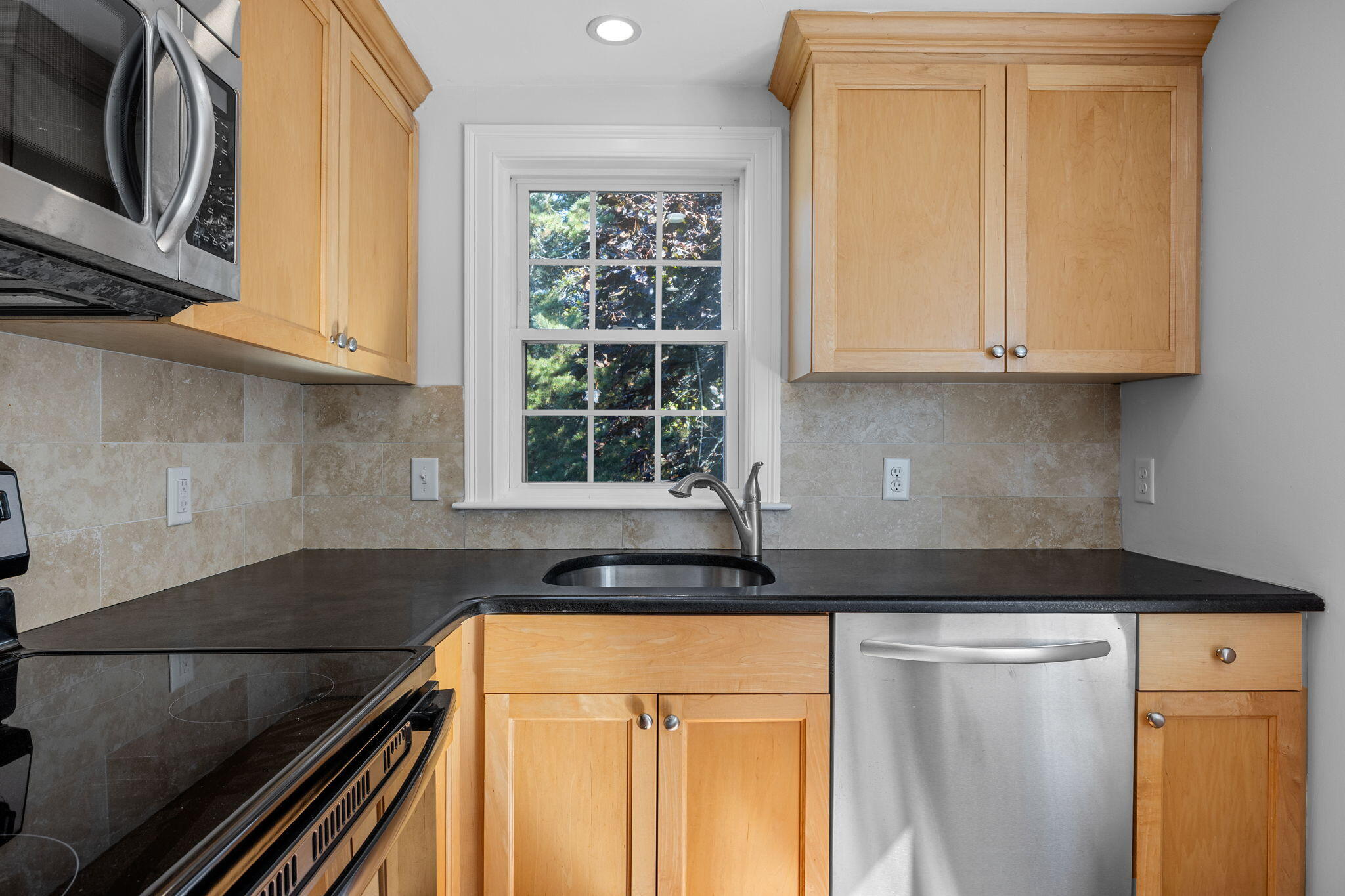 Chatham, Massachusetts 02633, United States, 1 Bedroom Bedrooms, ,1 BathroomBathrooms,Residential,Active,221462