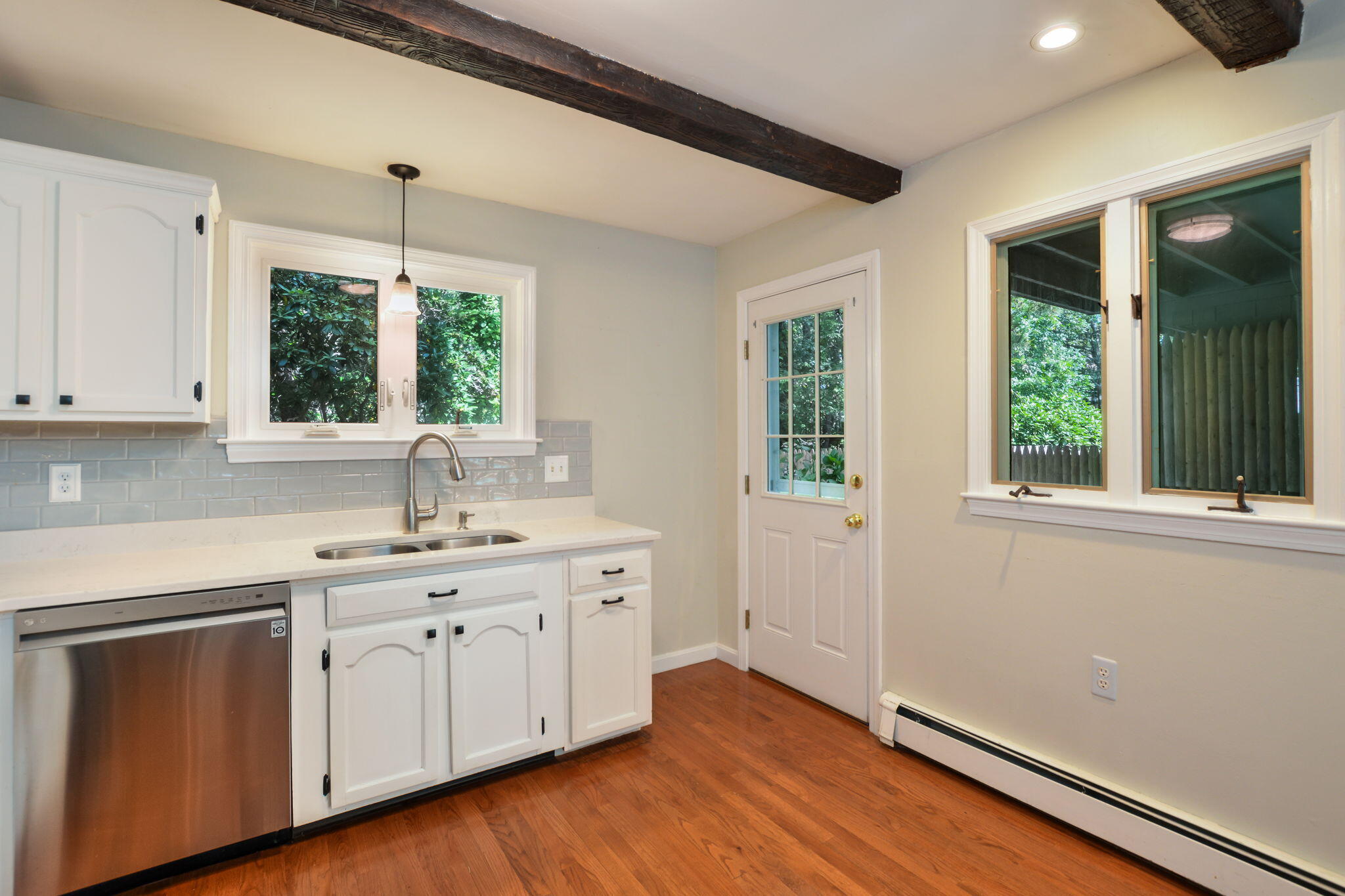 Dennis, Massachusetts 02638, United States, 3 Bedrooms Bedrooms, ,2 BathroomsBathrooms,Residential,Pending,44997