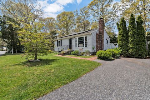 Photo of 104 Highland Street, Mashpee, MA 02649 (MLS # 22602173)