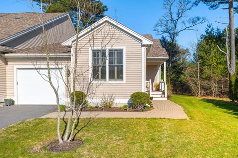 Photo of 16 Grey Hawk Drive #UNIT 16, Mashpee, MA 02649 (MLS # 22600553)