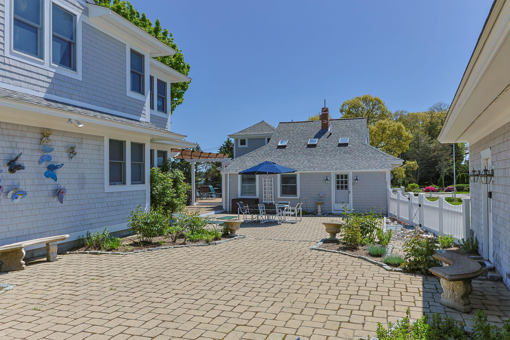 Osterville, Massachusetts 02655, United States, 4 Bedrooms Bedrooms, ,4 BathroomsBathrooms,Residential,Active,134061