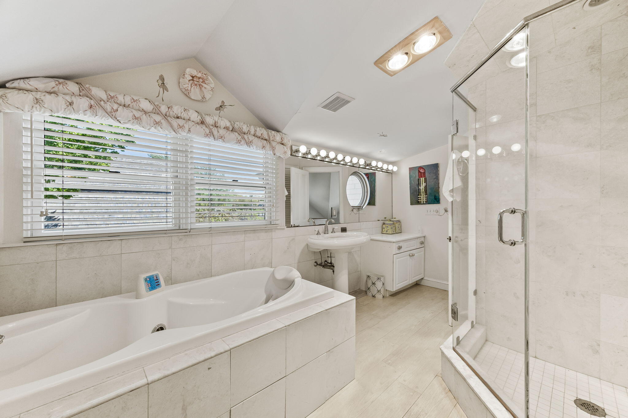 Osterville, Massachusetts 02655, United States, 4 Bedrooms Bedrooms, ,4 BathroomsBathrooms,Residential,Active,134061