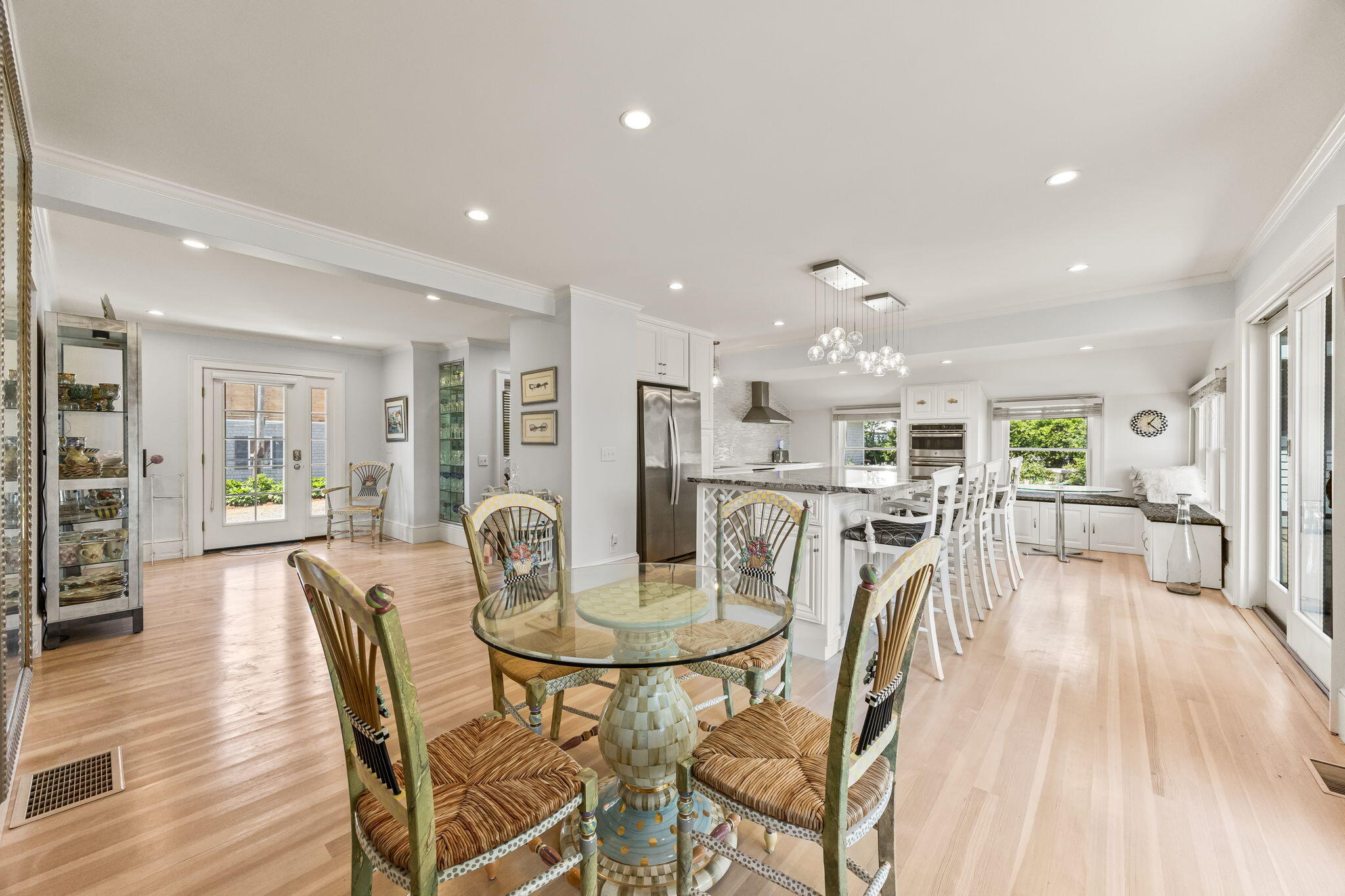 Osterville, Massachusetts 02655, United States, 4 Bedrooms Bedrooms, ,4 BathroomsBathrooms,Residential,Active,134061