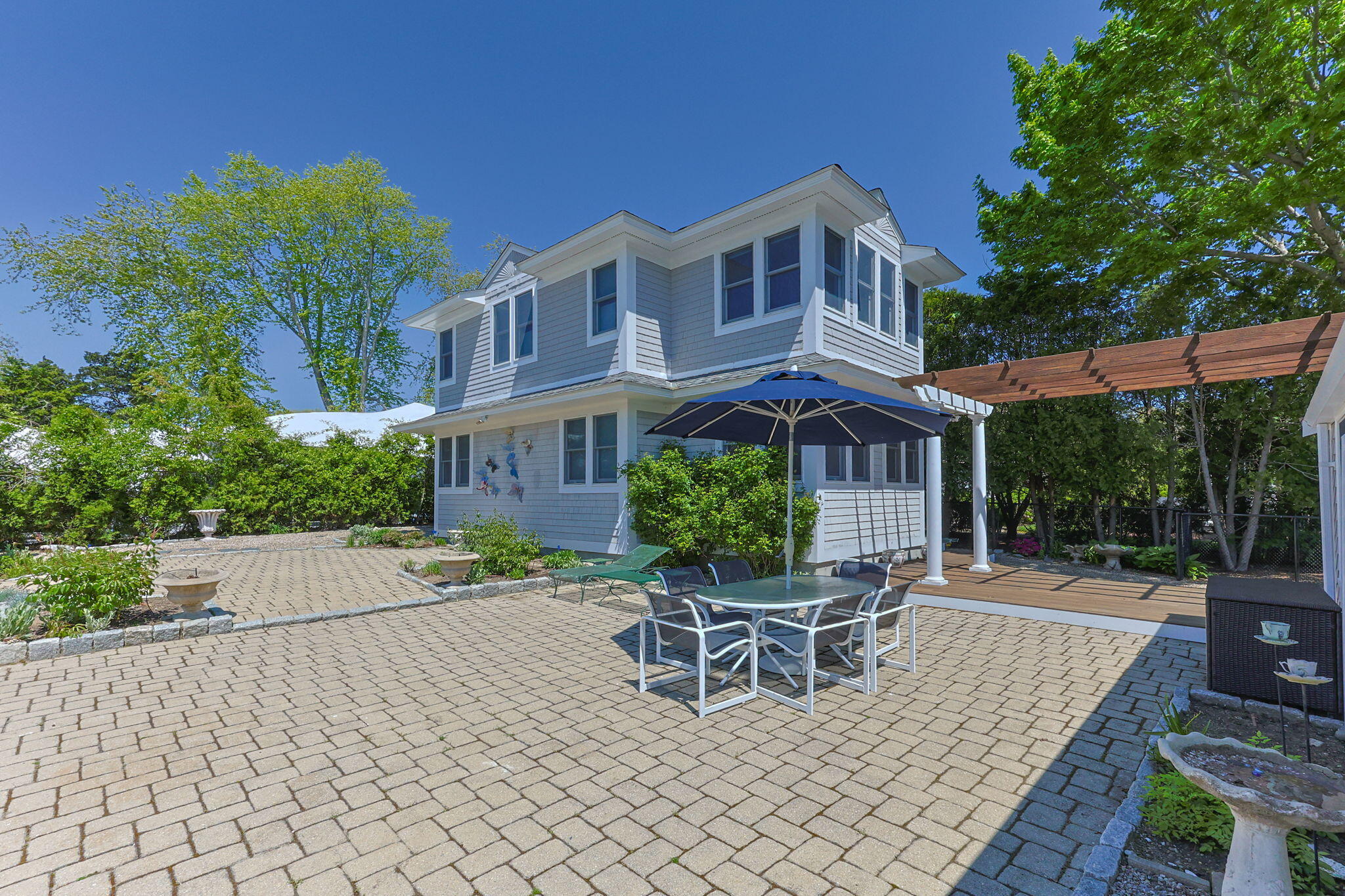 Osterville, Massachusetts 02655, United States, 4 Bedrooms Bedrooms, ,4 BathroomsBathrooms,Residential,Active,134061