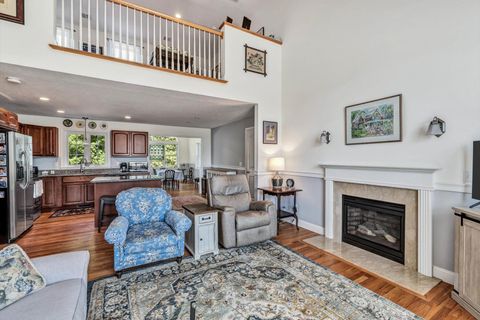 Townhouse in East Falmouth MA 110 Altons Lane 2.jpg