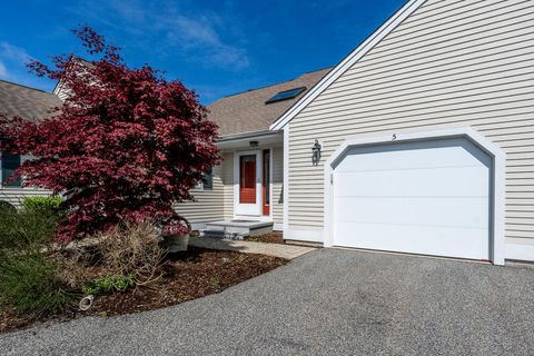 Condominium in Mashpee MA 5 Classic Circle.jpg