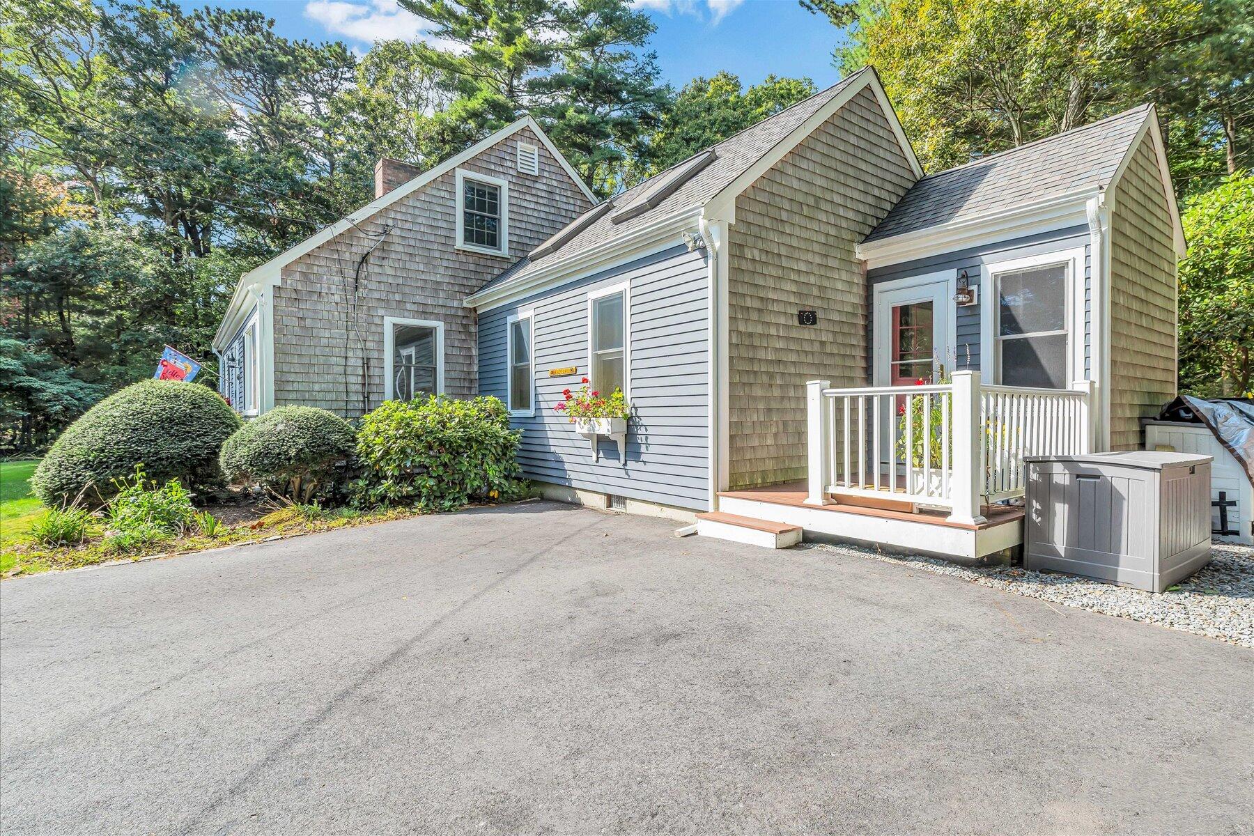 Cotuit, Massachusetts 02635, United States, 3 Bedrooms Bedrooms, ,3 BathroomsBathrooms,Residential,Active,224995