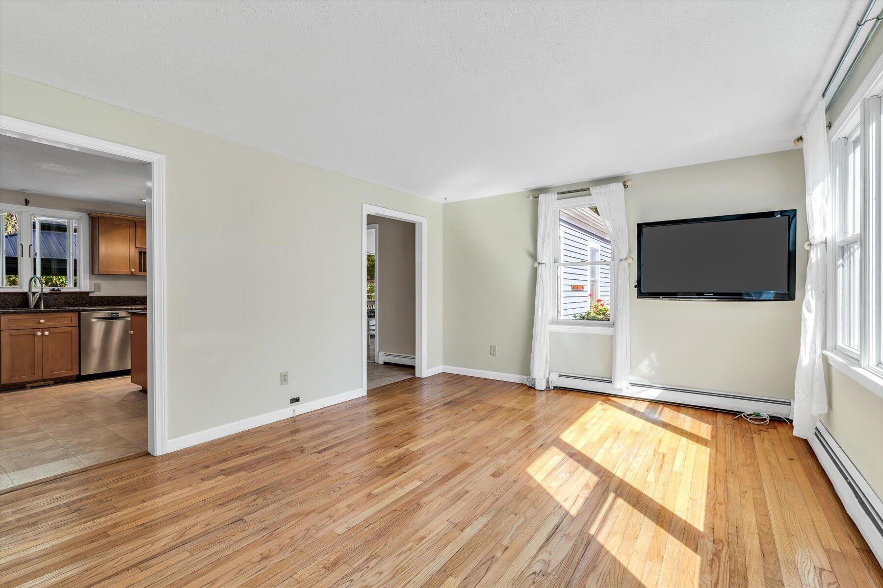 Cotuit, Massachusetts 02635, United States, 3 Bedrooms Bedrooms, ,3 BathroomsBathrooms,Residential,Active,224995