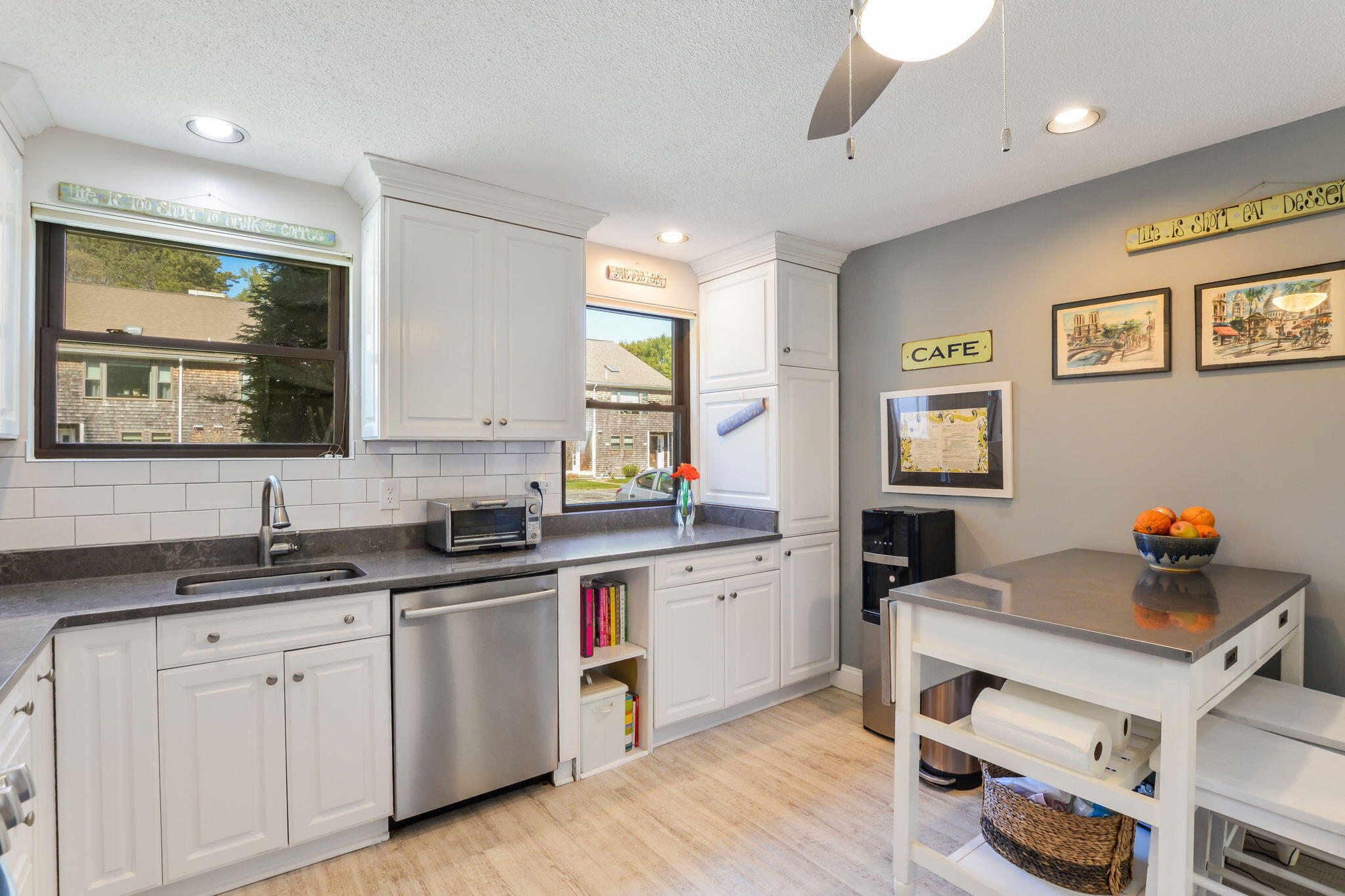 Mashpee, Massachusetts 02649, United States, 2 Bedrooms Bedrooms, ,3 BathroomsBathrooms,Residential,Pending,121799