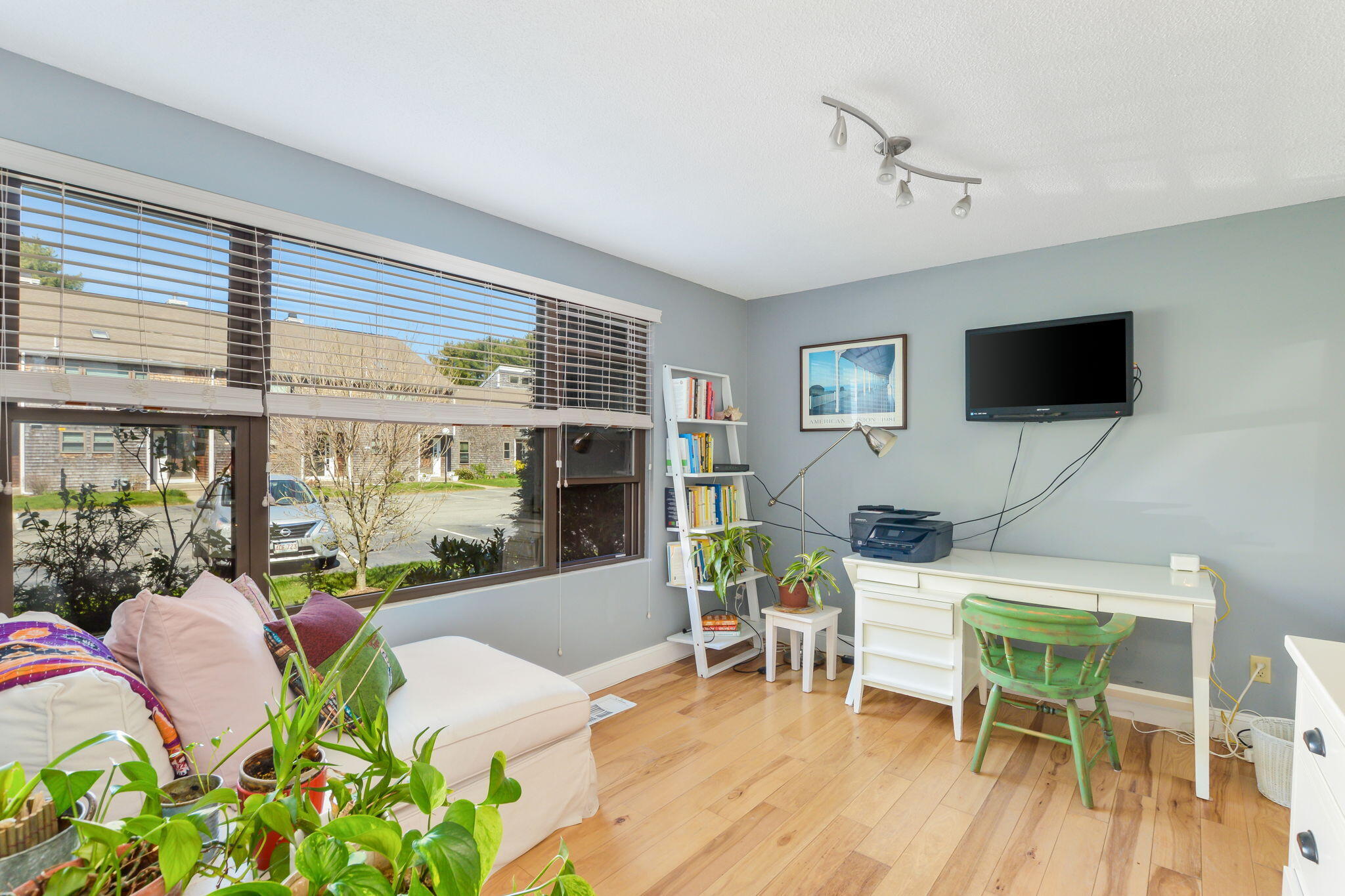 Mashpee, Massachusetts 02649, United States, 2 Bedrooms Bedrooms, ,3 BathroomsBathrooms,Residential,Pending,121799