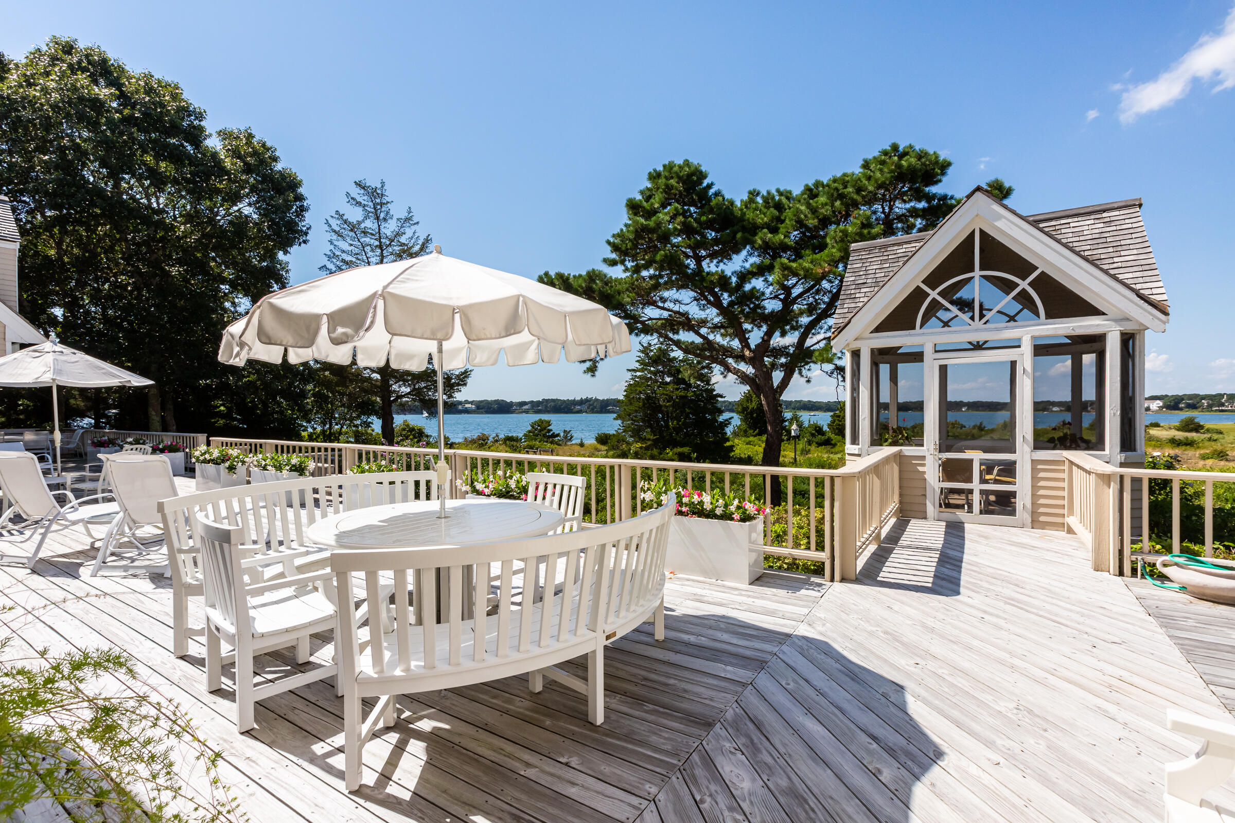 Osterville, Massachusetts 02655, United States, 7 Bedrooms Bedrooms, ,6 BathroomsBathrooms,Residential,Active,74573