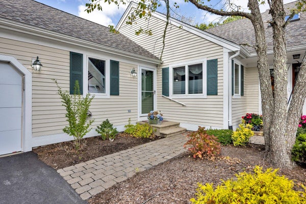 10 CHIPPERS LN UNIT 10, MASHPEE, MA 02649 - Image 7a4c834e8b20d2f649091a3c03f57aa8/1264103876