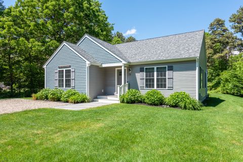 Single Family Residence in Dennis Port MA 10 Cedar Lane.jpg