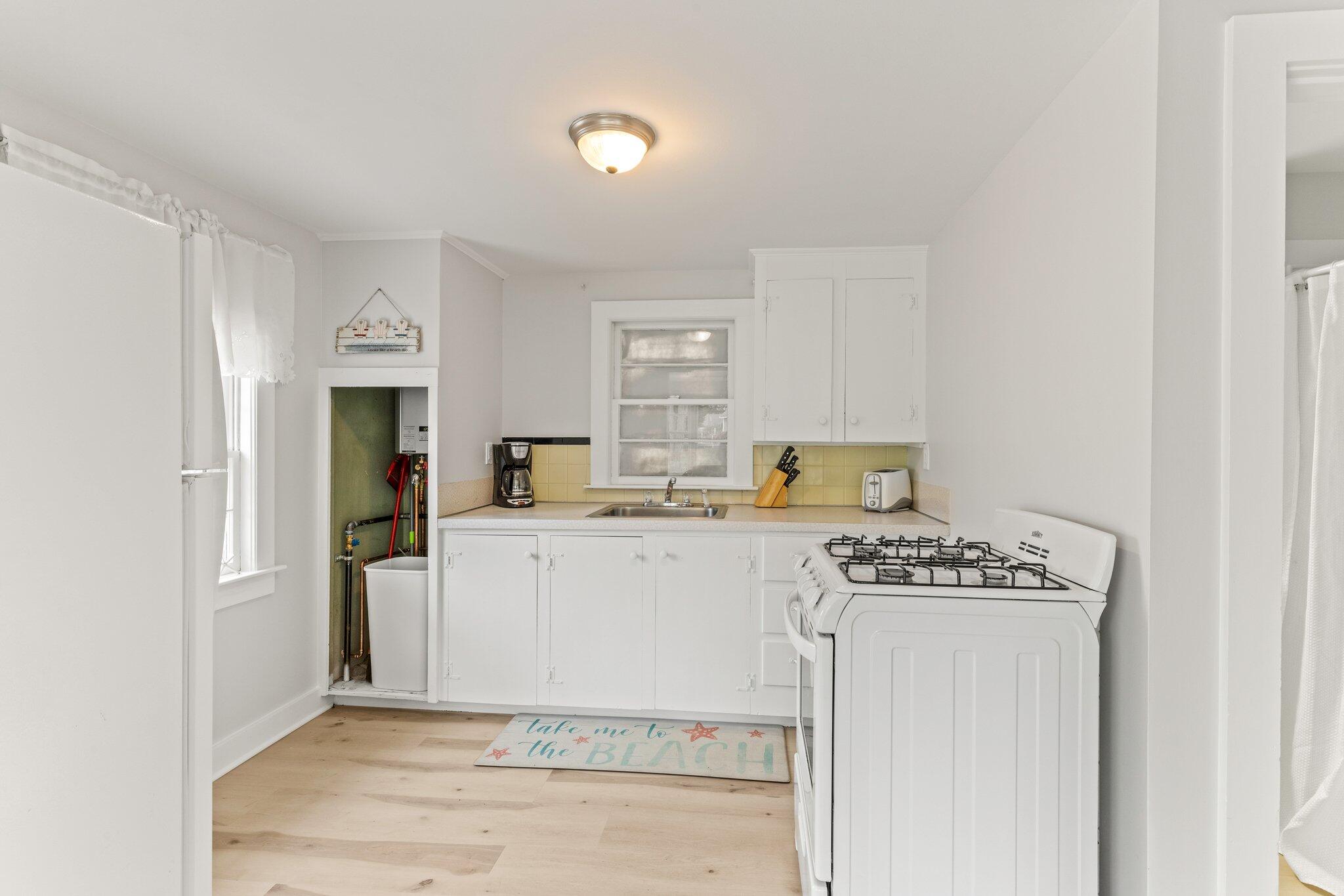 Eastham, Massachusetts 02642, United States, 2 Bedrooms Bedrooms, ,1 BathroomBathrooms,Residential,Active,42083