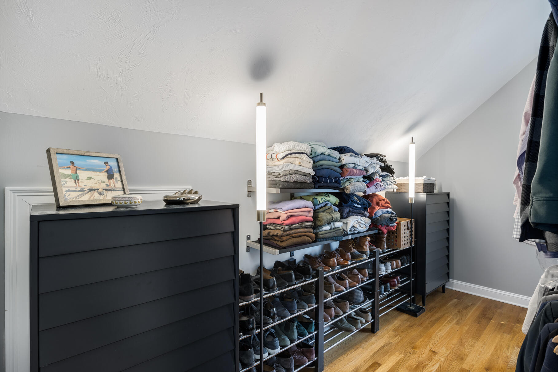 Falmouth, Massachusetts 02540, United States, 3 Bedrooms Bedrooms, ,3 BathroomsBathrooms,Residential,Active,125287