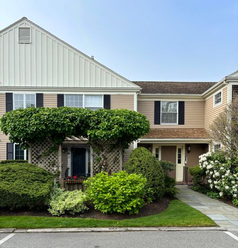 Condominium in Osterville MA 39 Tower Hill Road.jpg