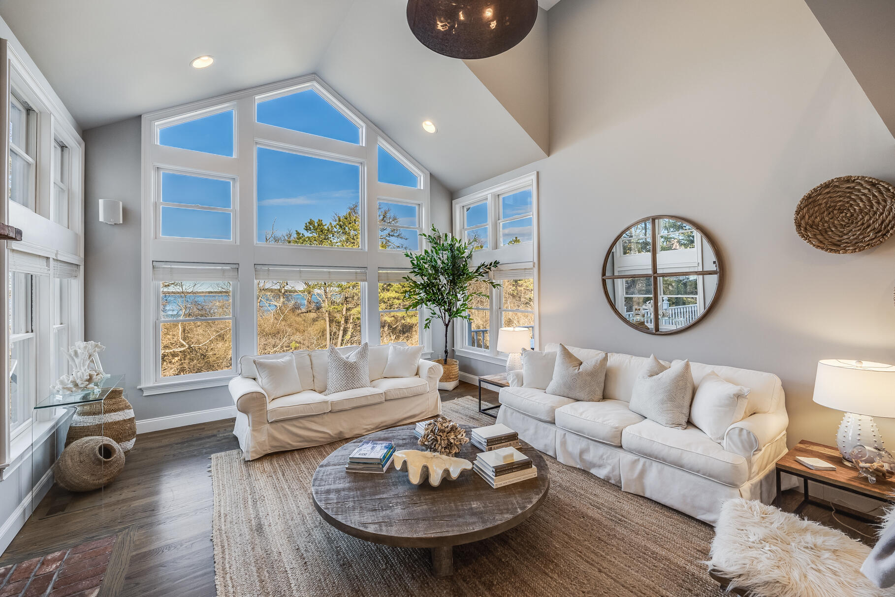 Orleans, Massachusetts 02653, United States, 6 Bedrooms Bedrooms, ,7 BathroomsBathrooms,Residential,Active,98235