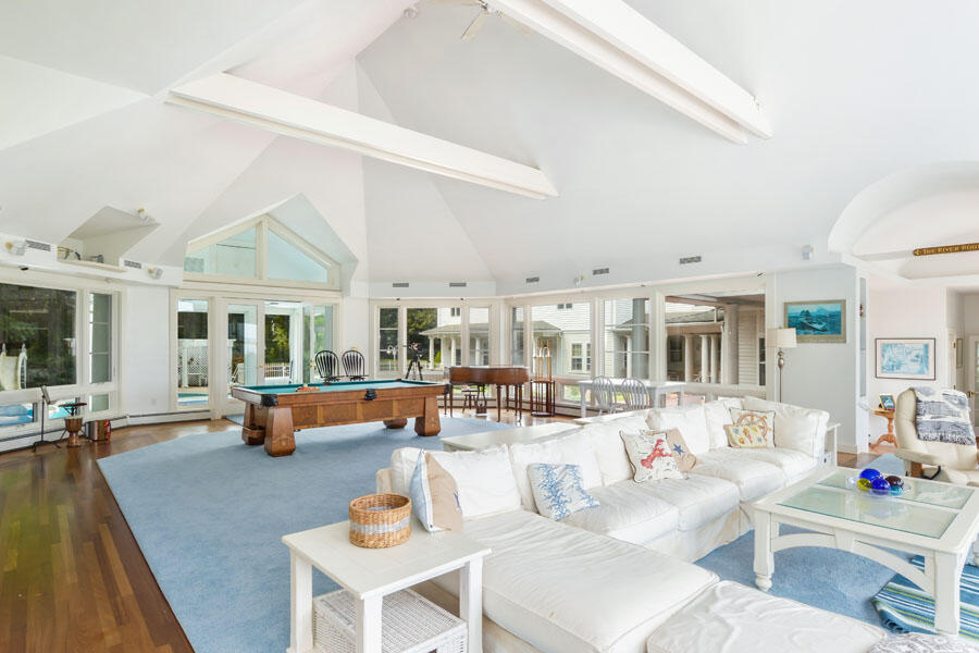 South Yarmouth, Massachusetts 02664, United States, 10 Bedrooms Bedrooms, ,8 BathroomsBathrooms,Residential,Active,46871