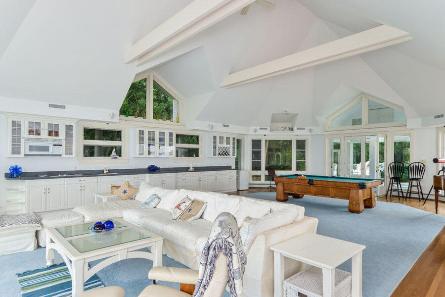 South Yarmouth, Massachusetts 02664, United States, 10 Bedrooms Bedrooms, ,8 BathroomsBathrooms,Residential,Active,46871