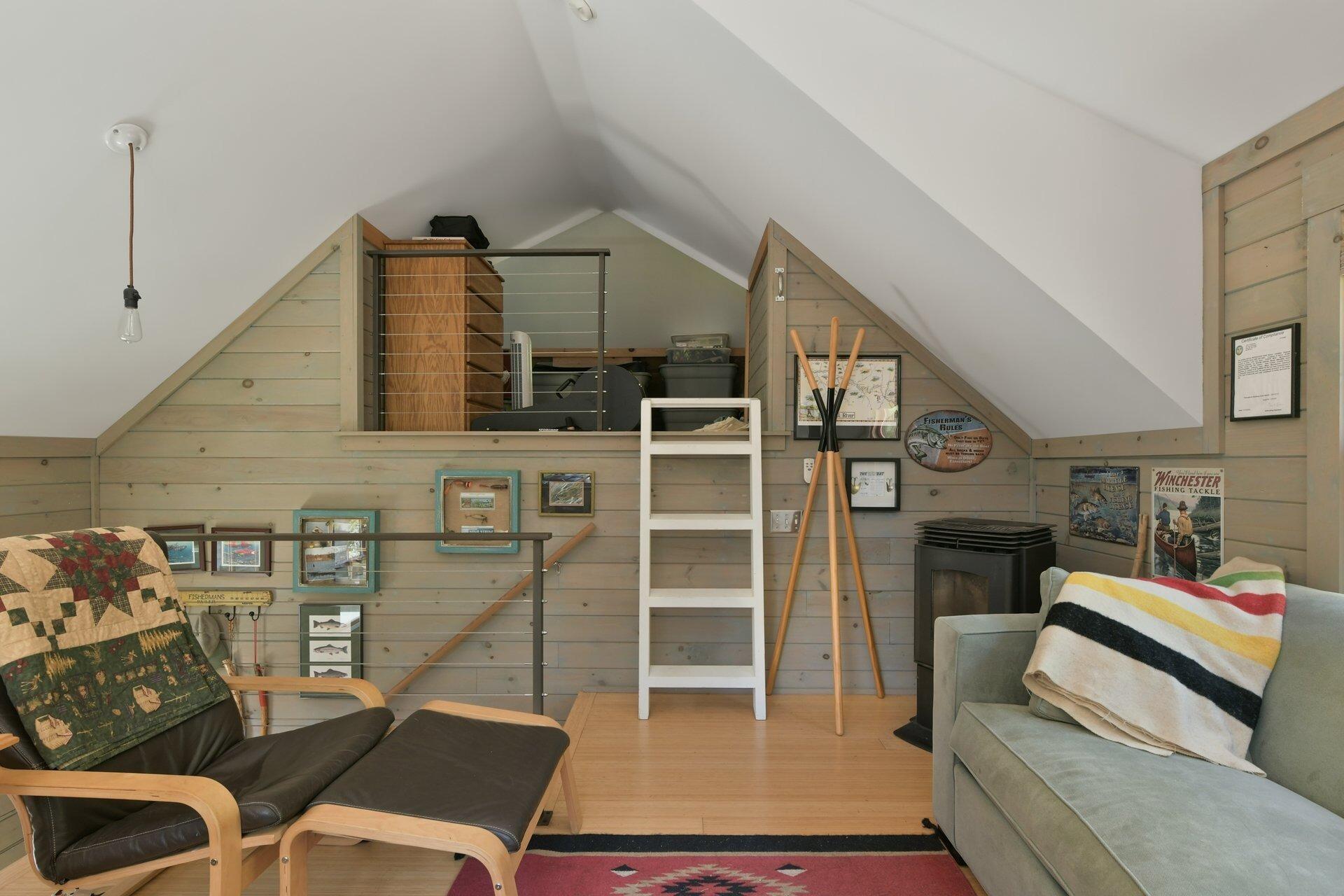 East Falmouth, Massachusetts 02536, United States, 5 Bedrooms Bedrooms, ,3 BathroomsBathrooms,Residential,Pending,114429