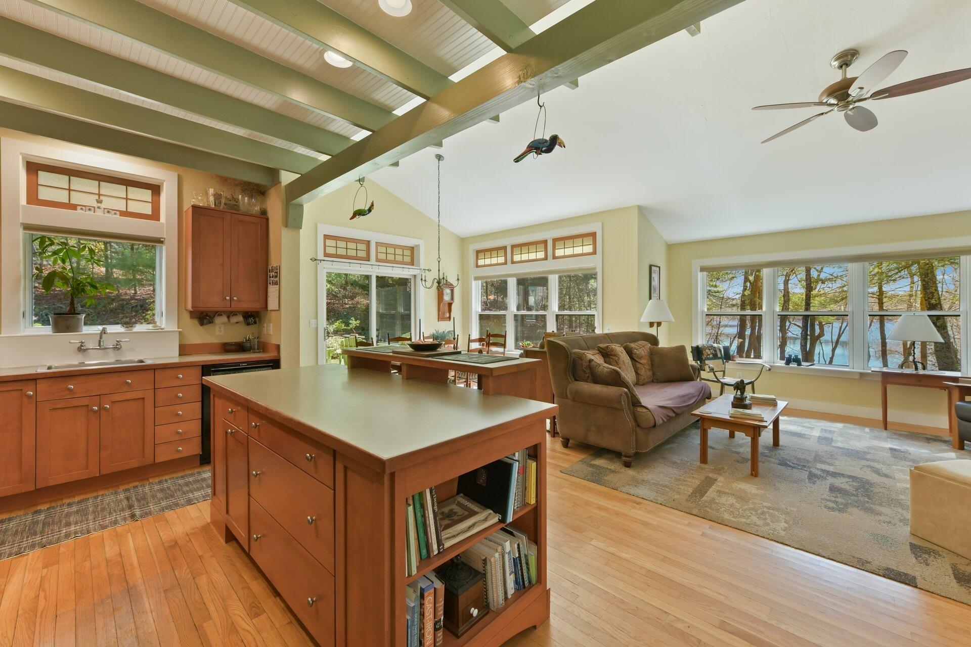 East Falmouth, Massachusetts 02536, United States, 5 Bedrooms Bedrooms, ,3 BathroomsBathrooms,Residential,Pending,114429