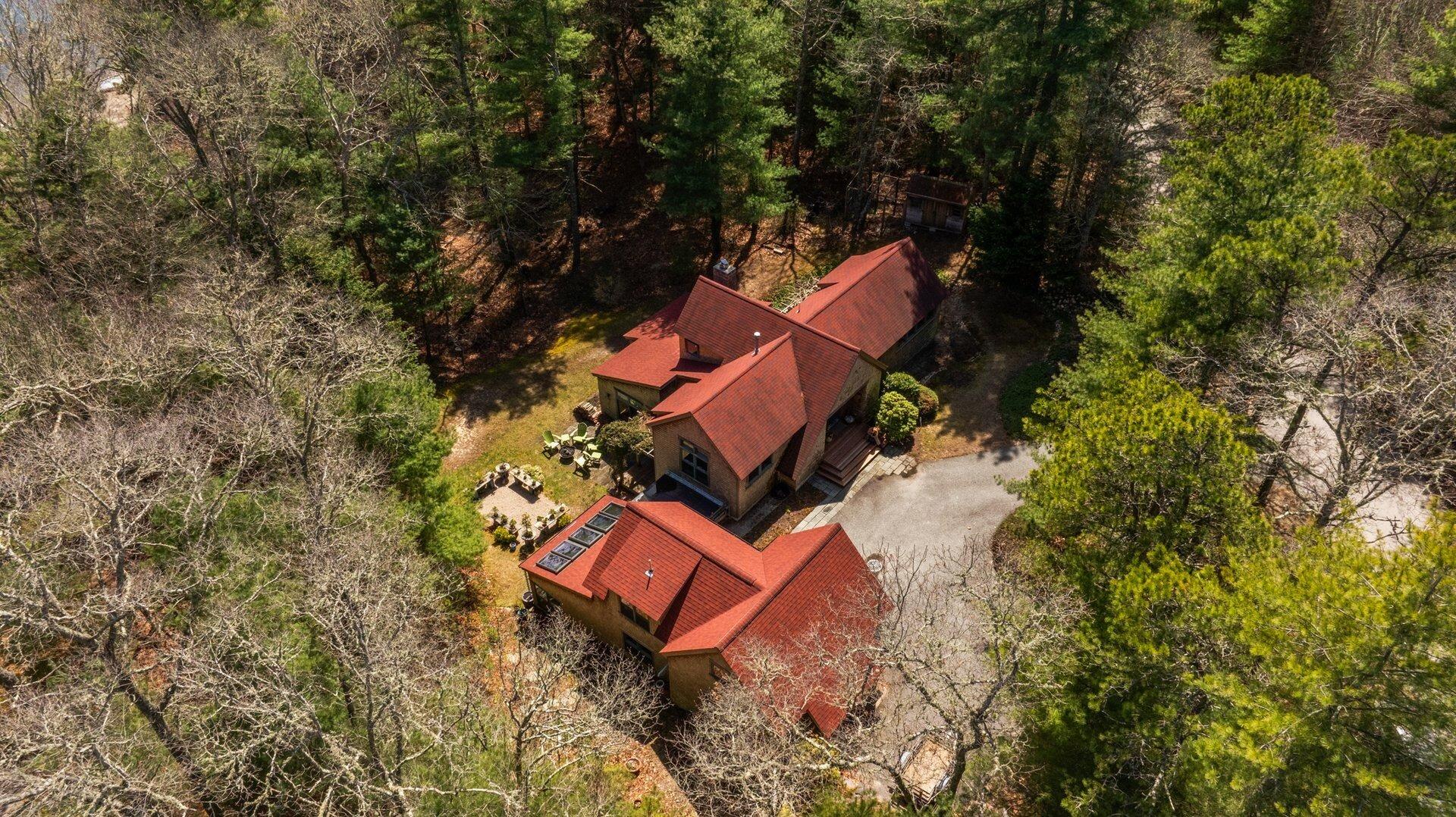 East Falmouth, Massachusetts 02536, United States, 5 Bedrooms Bedrooms, ,3 BathroomsBathrooms,Residential,Pending,114429