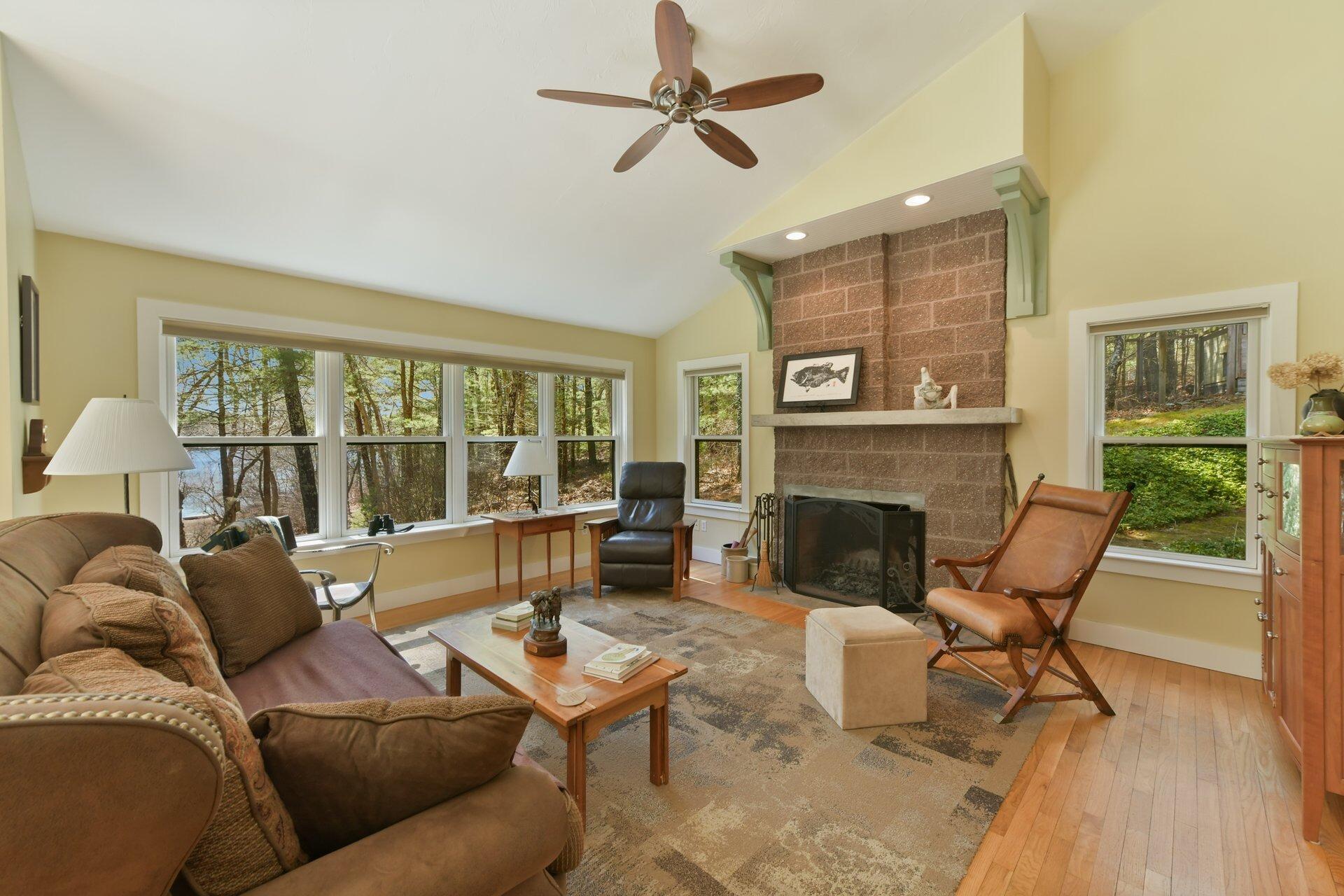 East Falmouth, Massachusetts 02536, United States, 5 Bedrooms Bedrooms, ,3 BathroomsBathrooms,Residential,Pending,114429