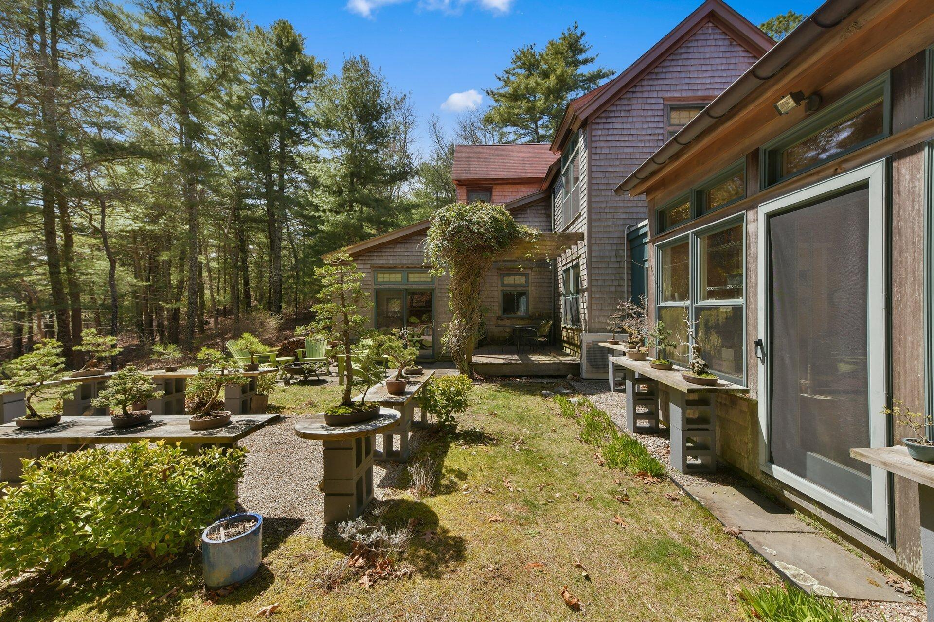 East Falmouth, Massachusetts 02536, United States, 5 Bedrooms Bedrooms, ,3 BathroomsBathrooms,Residential,Pending,114429