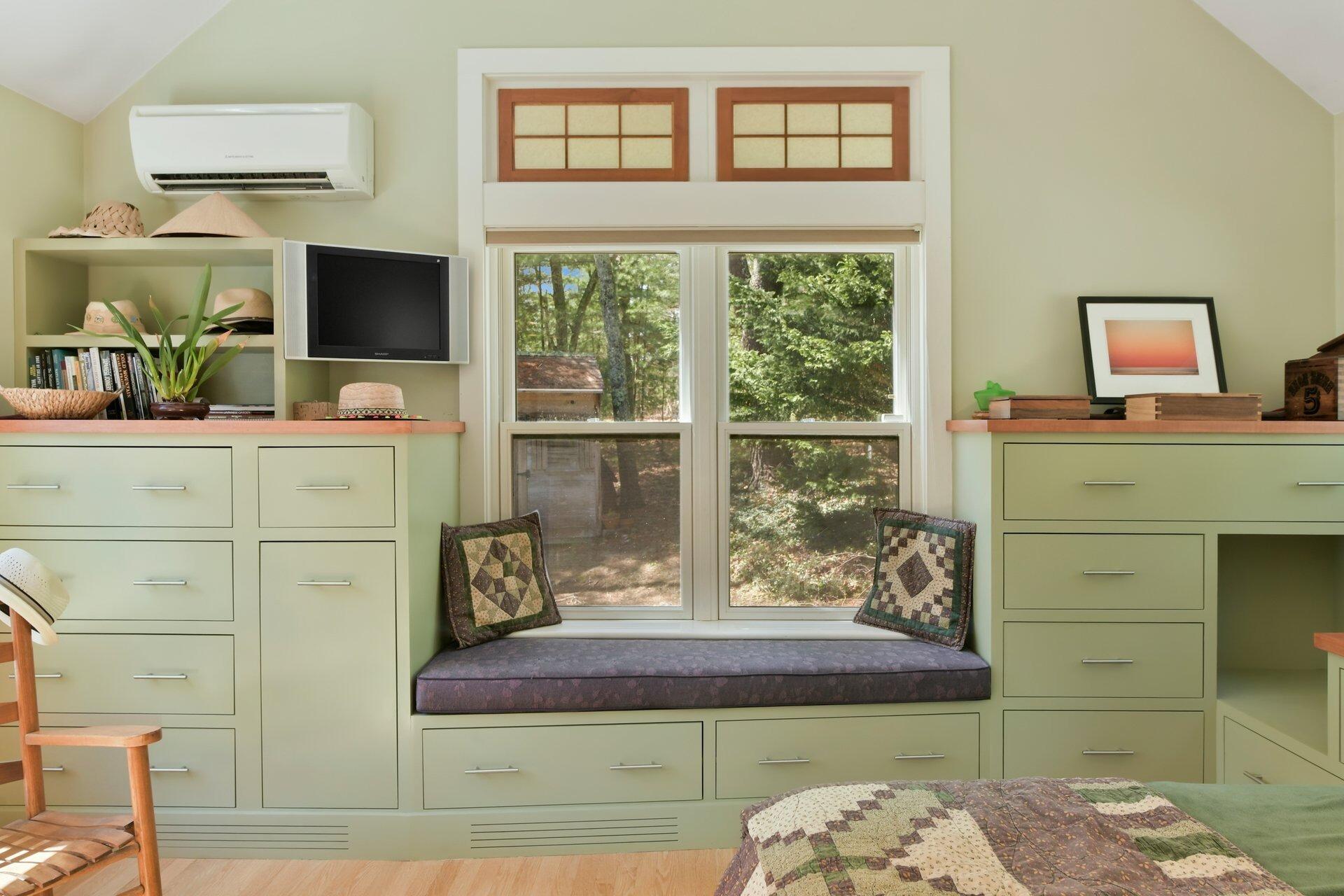 East Falmouth, Massachusetts 02536, United States, 5 Bedrooms Bedrooms, ,3 BathroomsBathrooms,Residential,Pending,114429