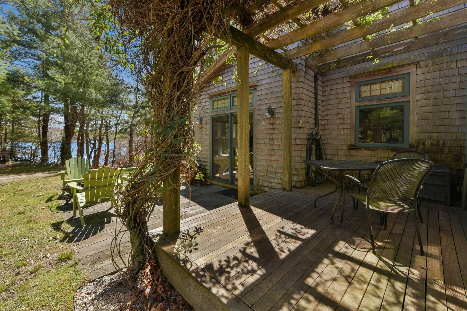 East Falmouth, Massachusetts 02536, United States, 5 Bedrooms Bedrooms, ,3 BathroomsBathrooms,Residential,Pending,114429