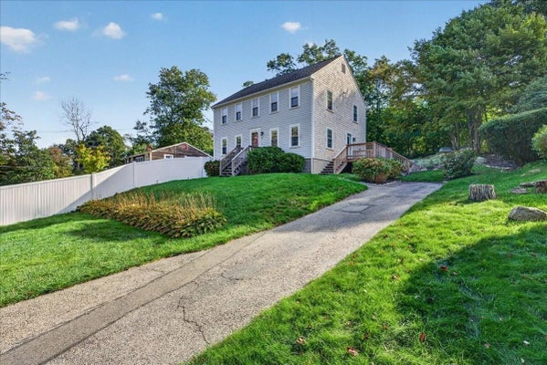 33 WHITE HORSE RD, PLYMOUTH, MA 02360 - Image 7efbedda46404bcbb56b2e80bf77d1df/1179623012
