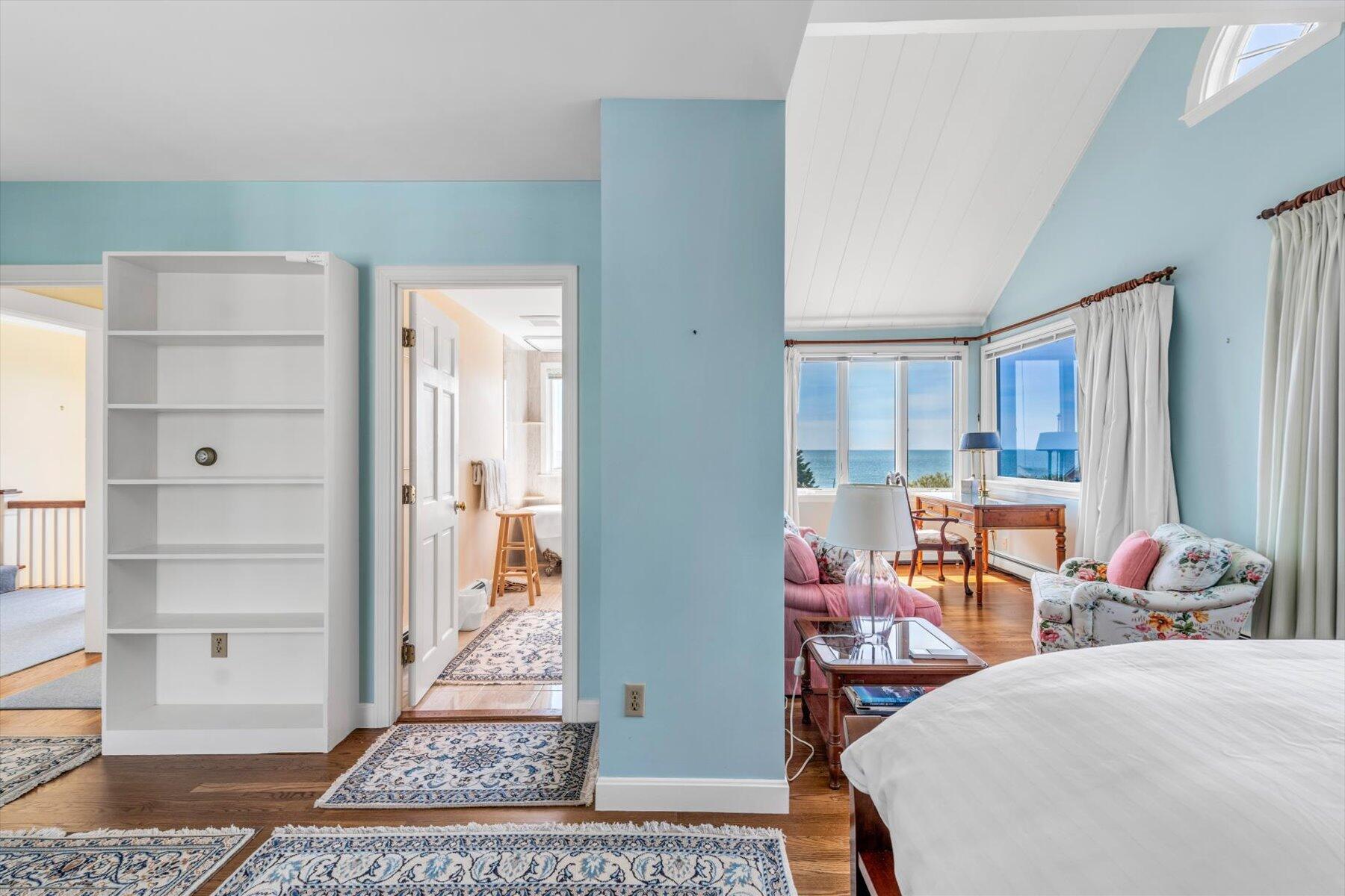 Hyannis Port, Massachusetts 02647, United States, 3 Bedrooms Bedrooms, ,4 BathroomsBathrooms,Residential,Active,202680