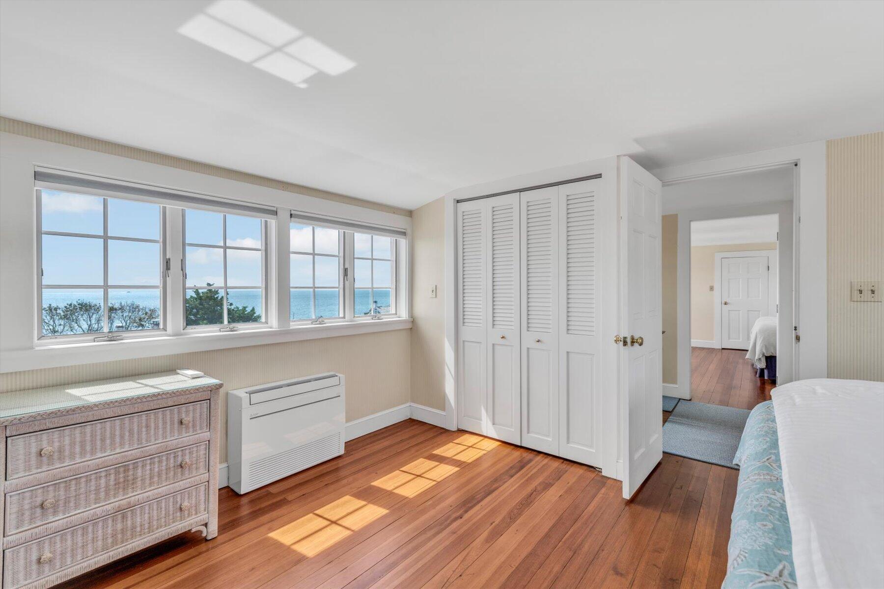 Hyannis Port, Massachusetts 02647, United States, 3 Bedrooms Bedrooms, ,4 BathroomsBathrooms,Residential,Active,202680