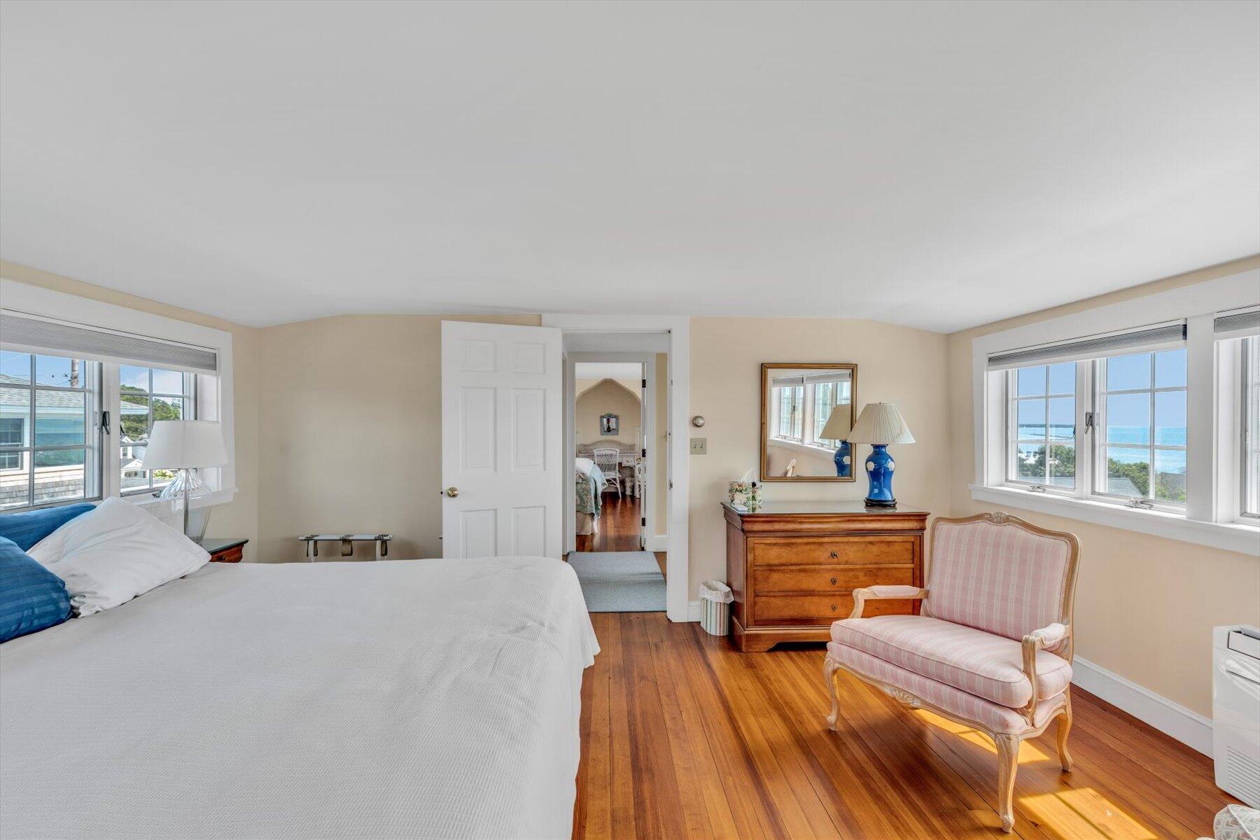 Hyannis Port, Massachusetts 02647, United States, 3 Bedrooms Bedrooms, ,4 BathroomsBathrooms,Residential,Active,202680