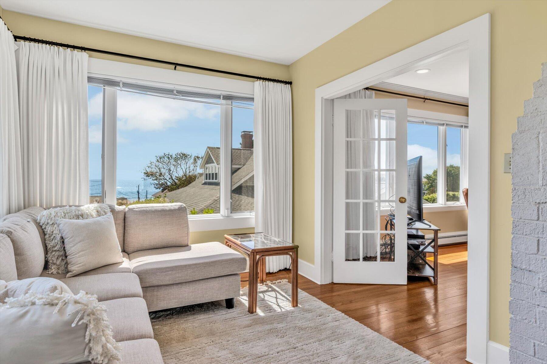 Hyannis Port, Massachusetts 02647, United States, 3 Bedrooms Bedrooms, ,4 BathroomsBathrooms,Residential,Active,202680